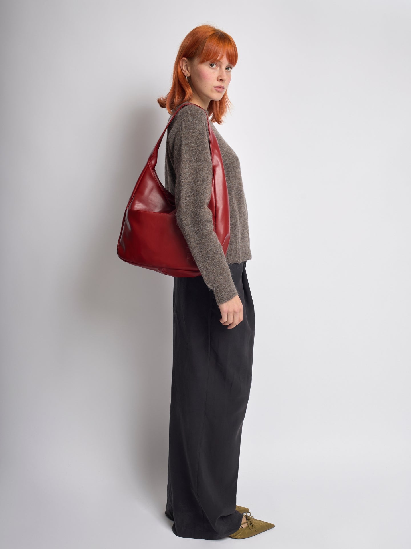 Minimalist Hobo Shoulder Bag – Vegan Leather