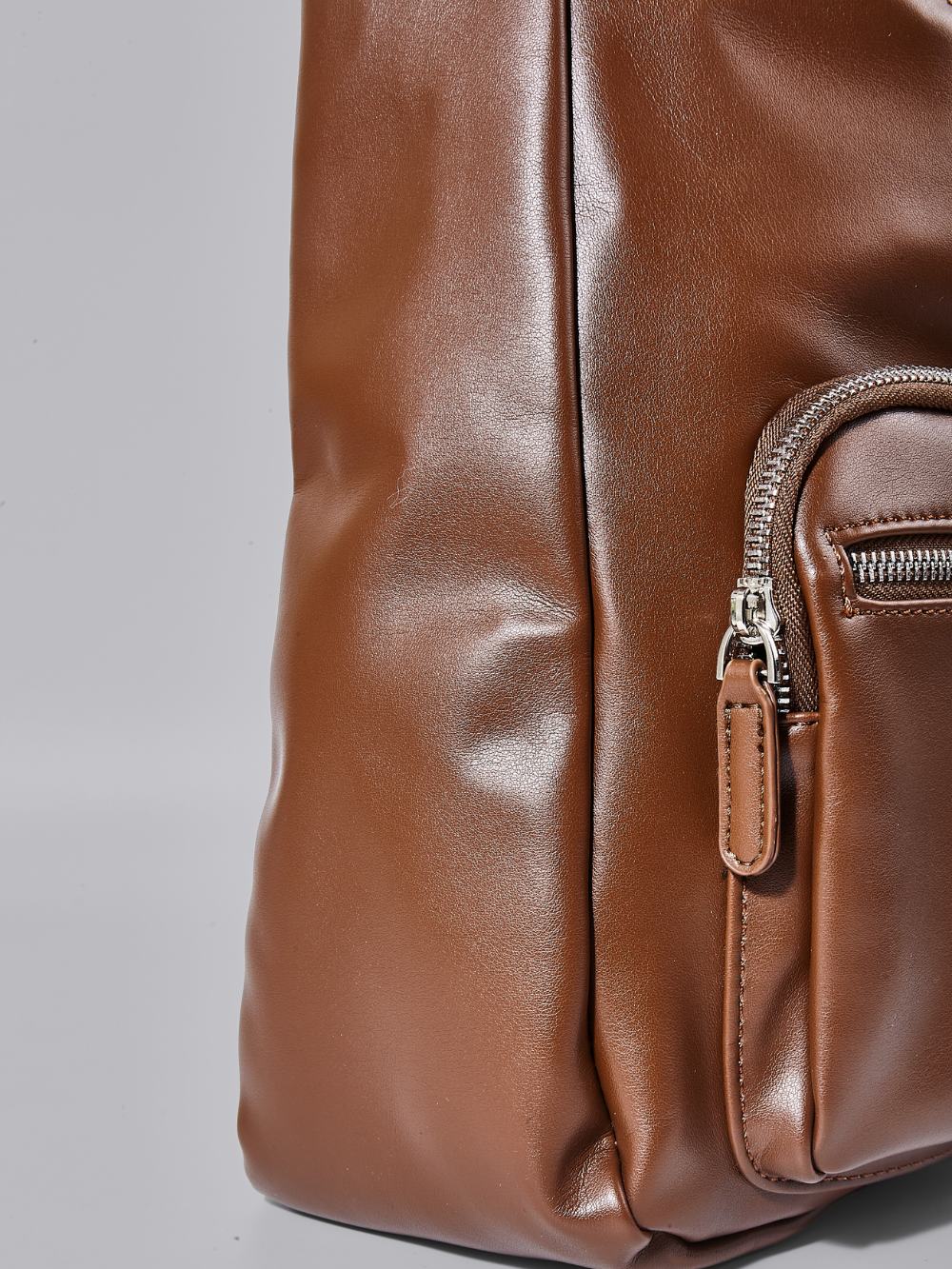 Modern Shoulder Bag with Front Pockets – Vegan Leather