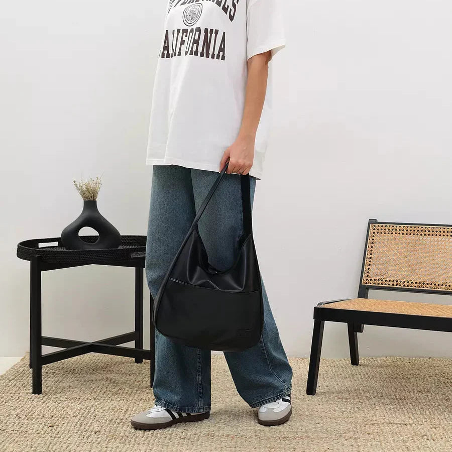 Minimalist Shoulder Bag – Spacious, Timeless & Perfect for Everyday Use