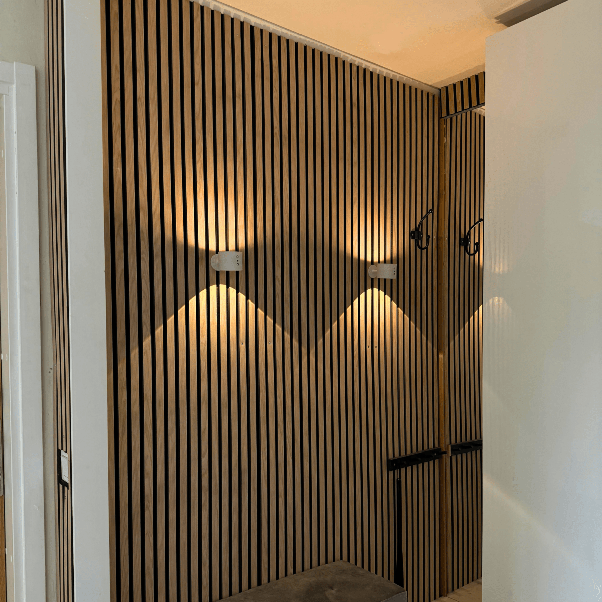 Magnetic Wireless LED Wall Lamp with Motion Sensor – USB Rechargeable, Black Design, 3 Lighting Modes