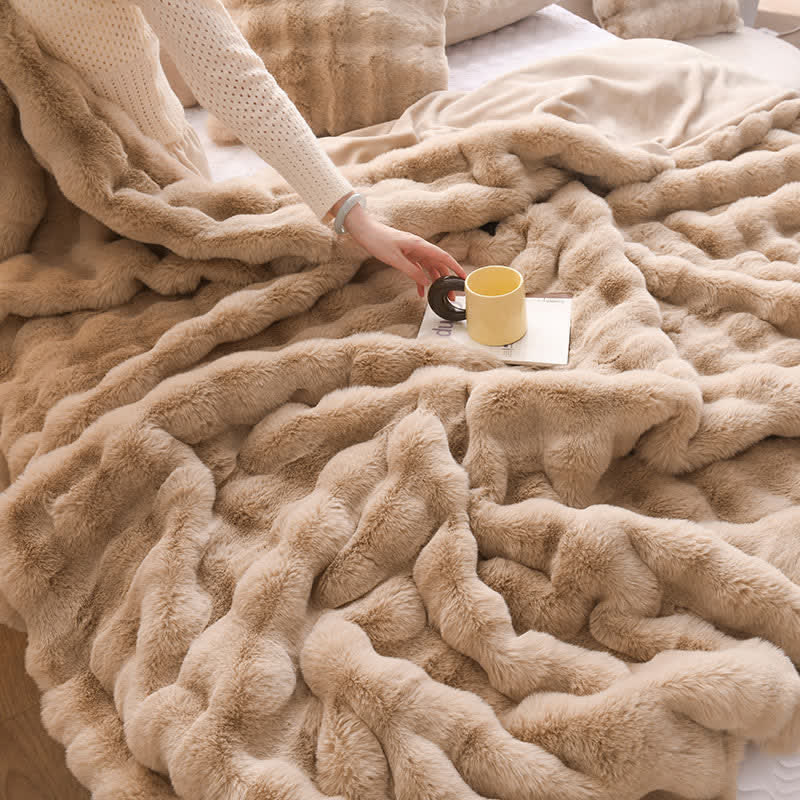 Solid Color Plush Throw Blanket – Luxe Soft Fleece for Living Room & Bedroom Decor