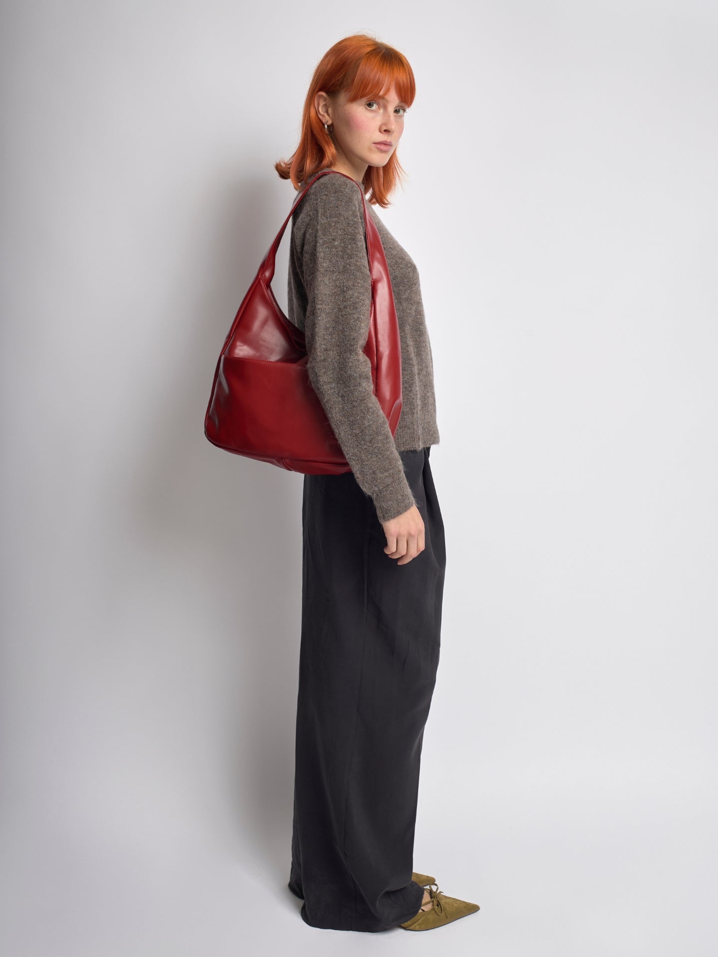 Minimalist Hobo Shoulder Bag – Vegan Leather