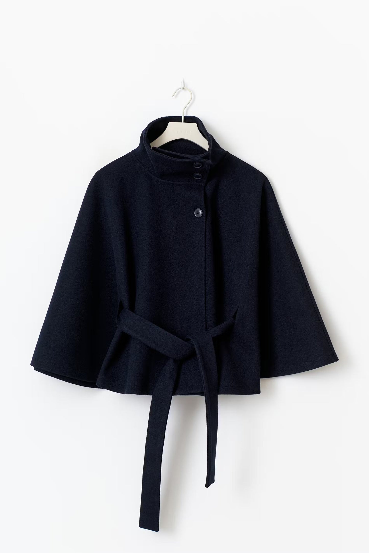 Women's Cape Jacket – Elegant Draped Outerwear for Fall 2025
