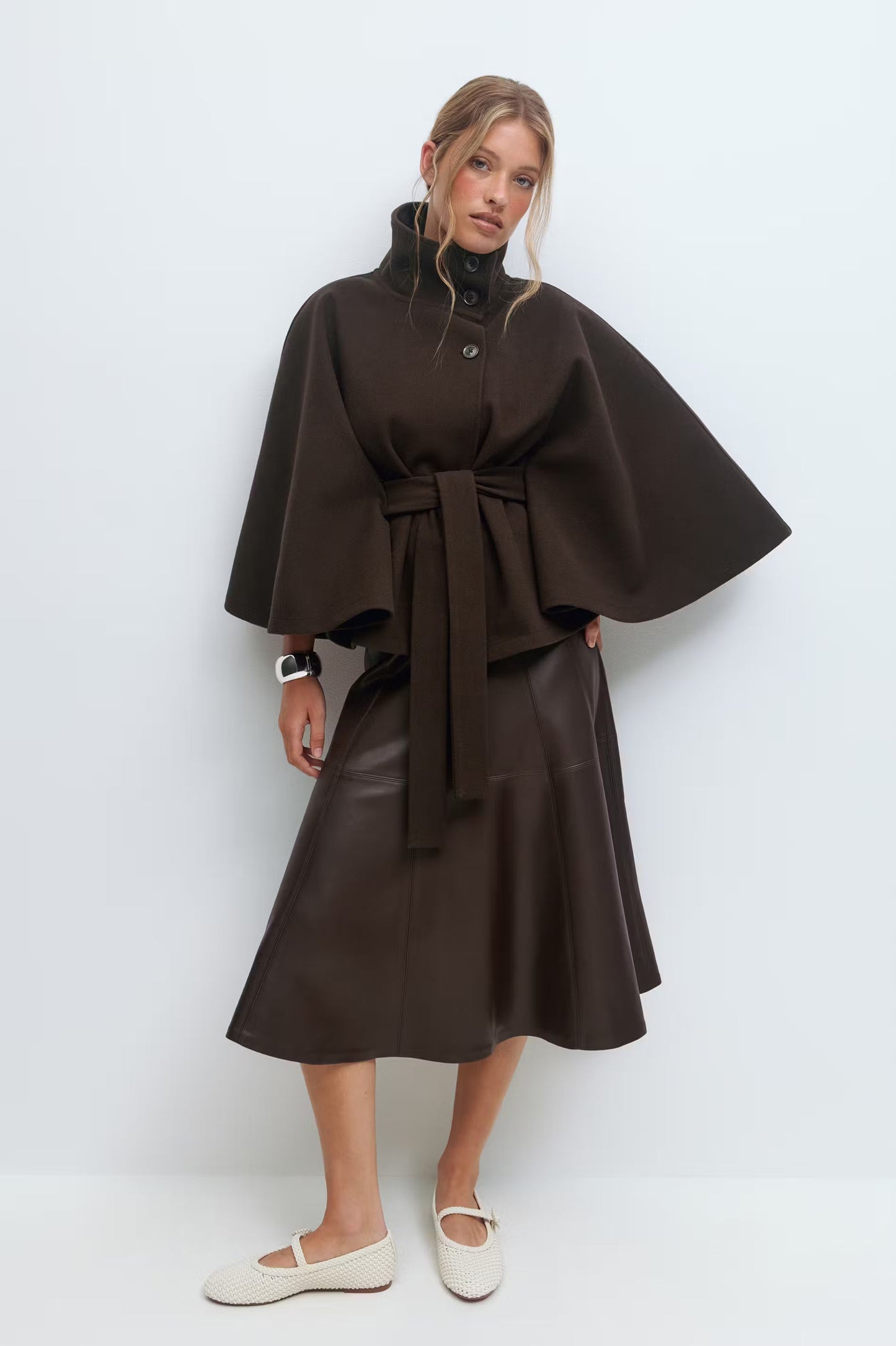 Women's Cape Jacket – Elegant Draped Outerwear for Fall 2025