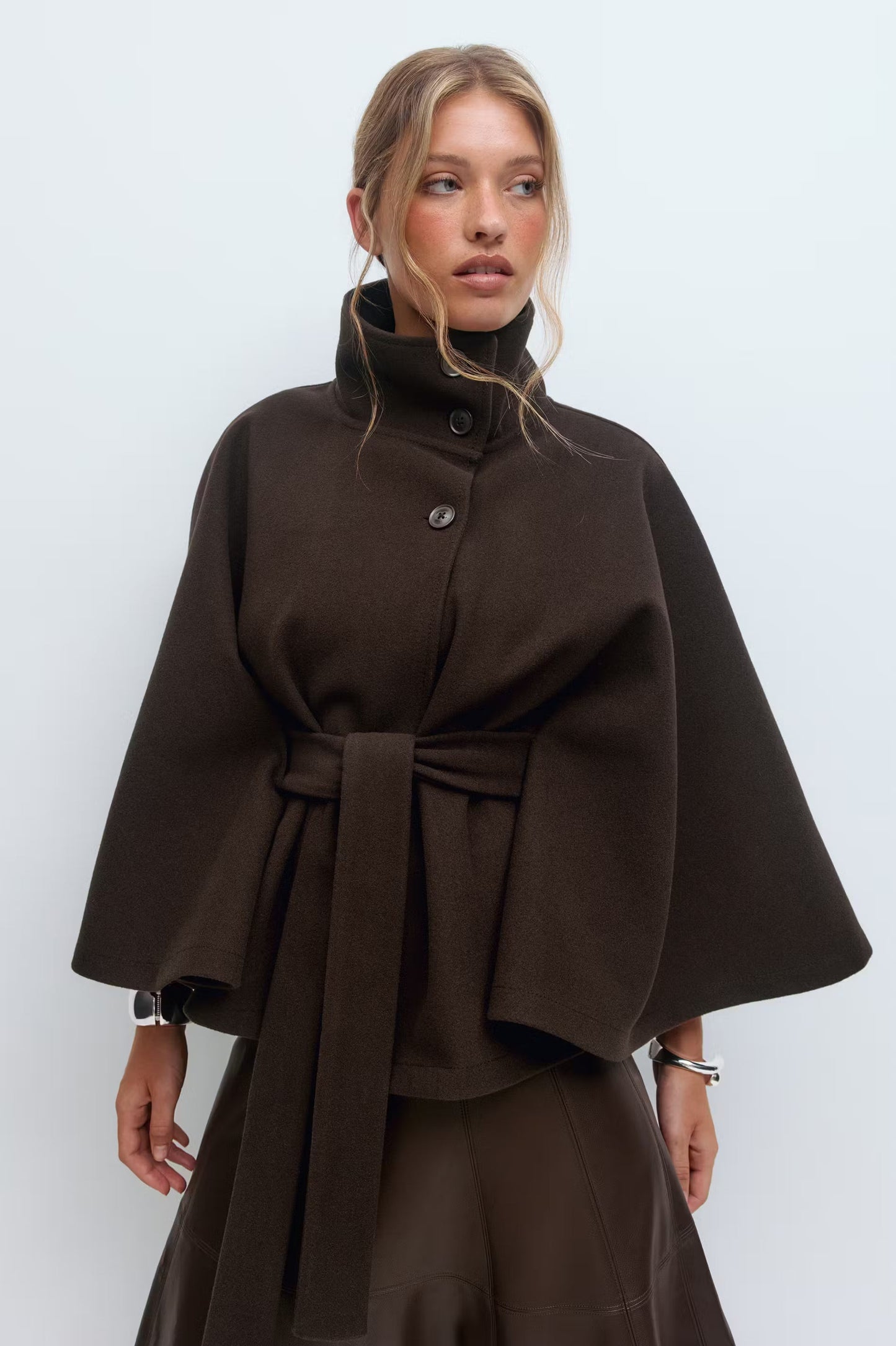 Women's Cape Jacket – Elegant Draped Outerwear for Fall 2025