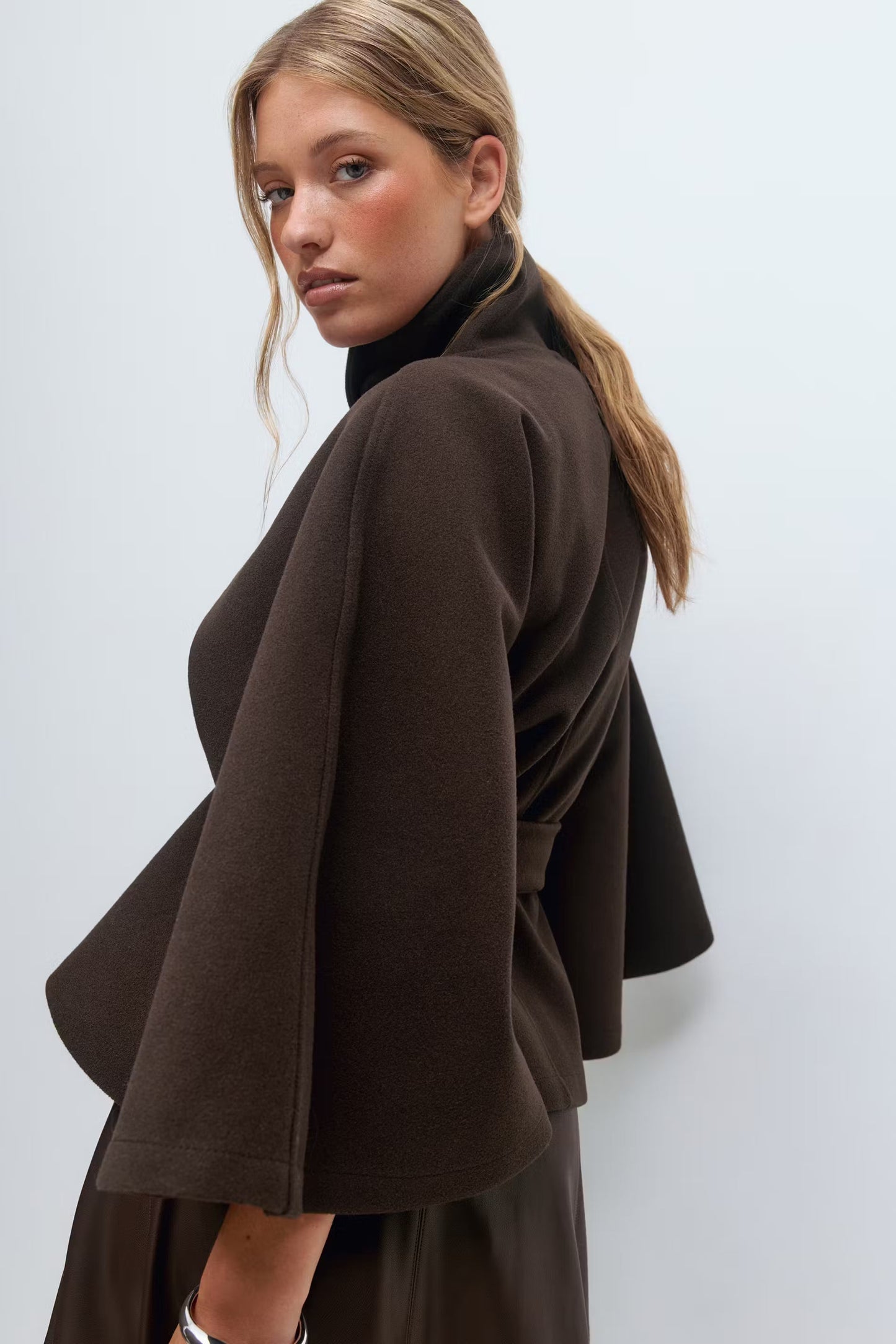 Women's Cape Jacket – Elegant Draped Outerwear for Fall 2025