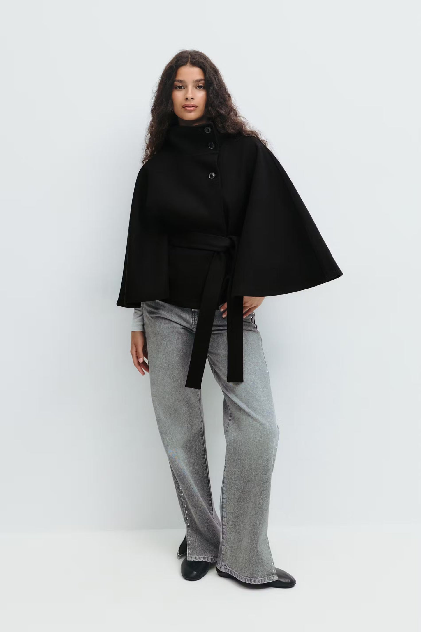Women's Cape Jacket – Elegant Draped Outerwear for Fall 2025