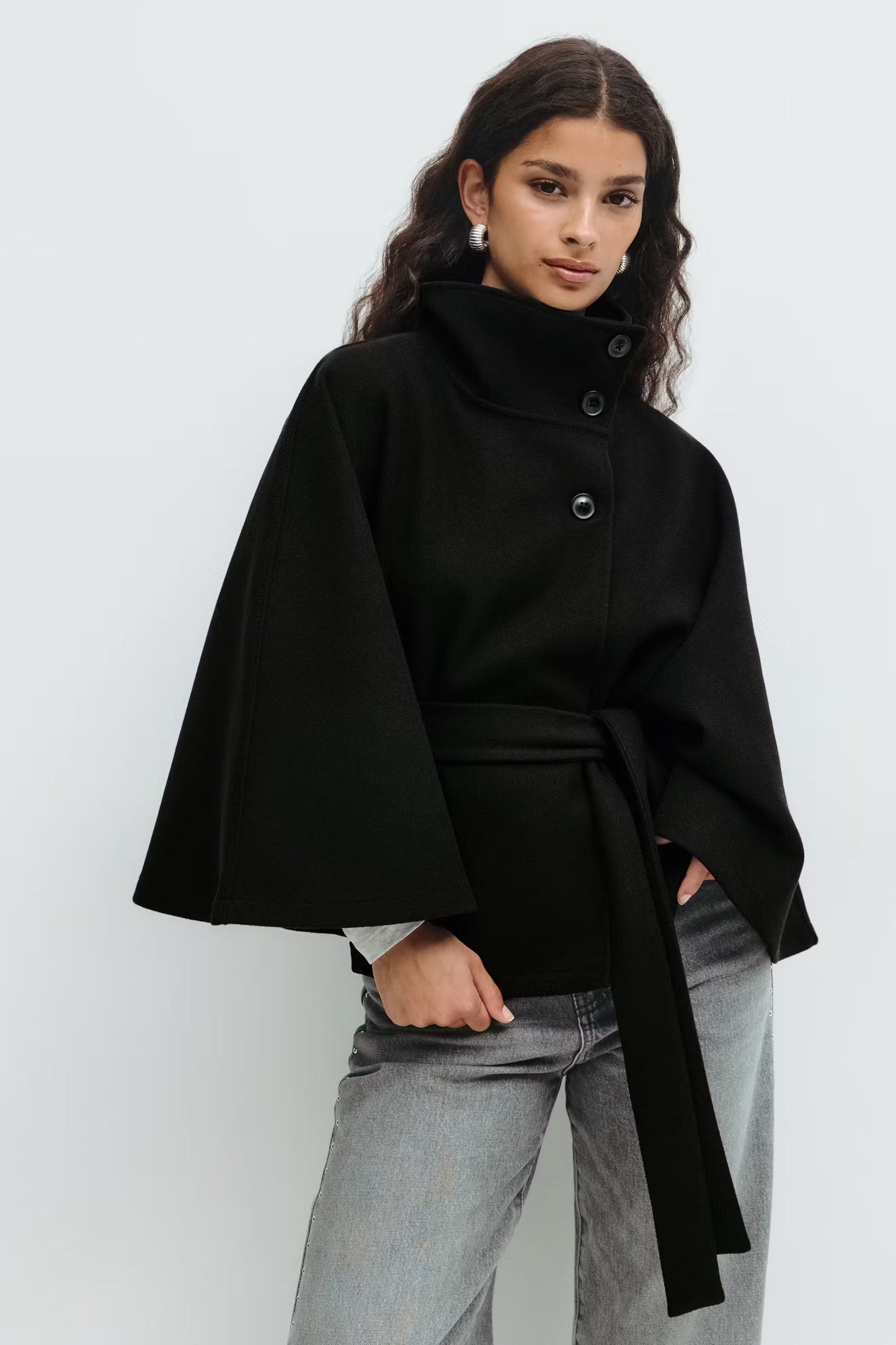 Women's Cape Jacket – Elegant Draped Outerwear for Fall 2025