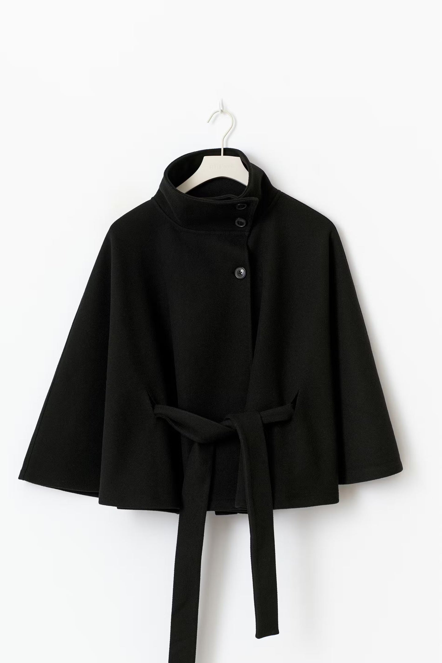 Women's Cape Jacket – Elegant Draped Outerwear for Fall 2025