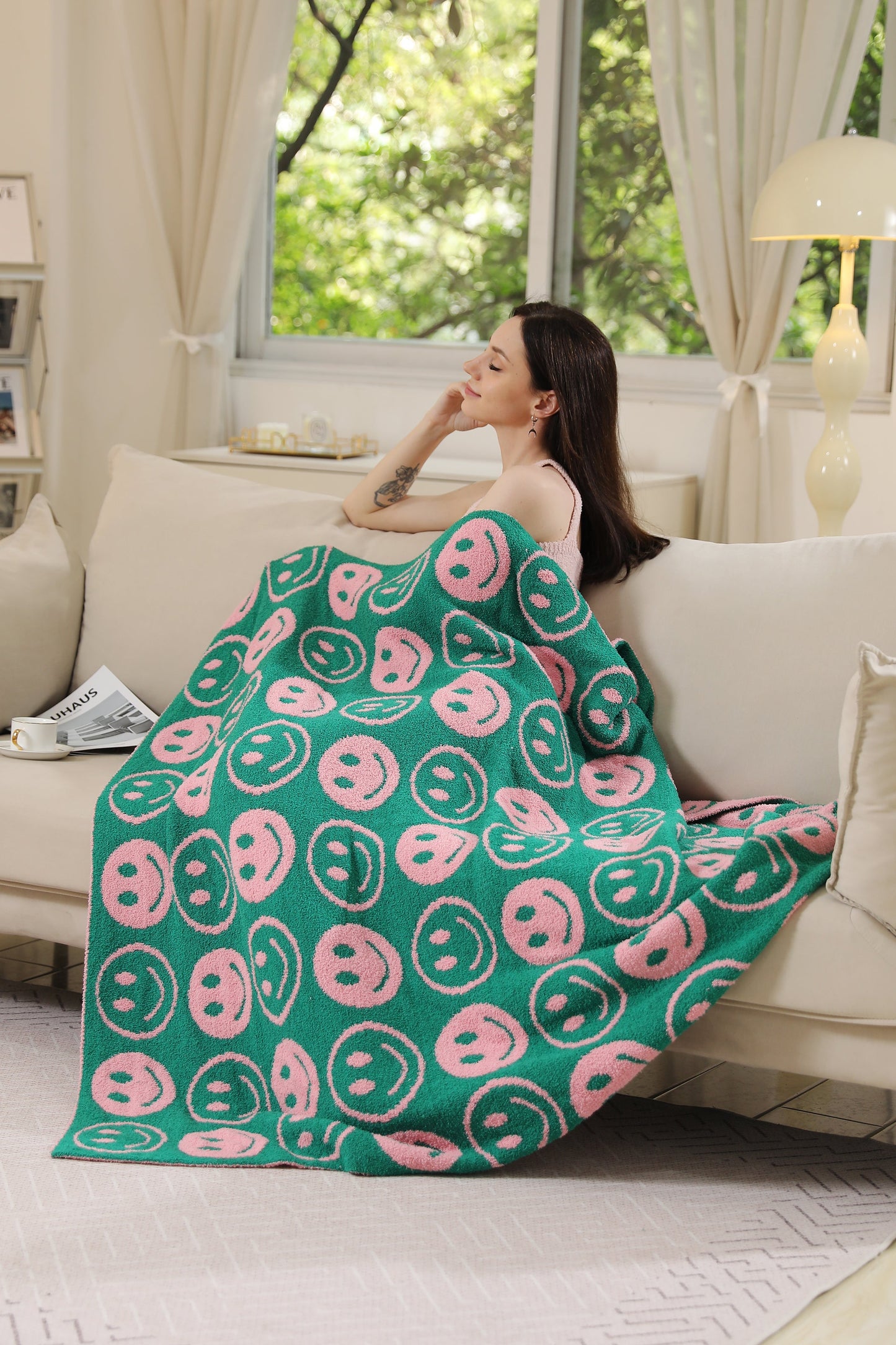 Mini Happy Face Luxe Fleece Throw Blanket – Ultra-Soft Polyester Microfiber, 130×150 cm, Cozy & Stylish Home Décor