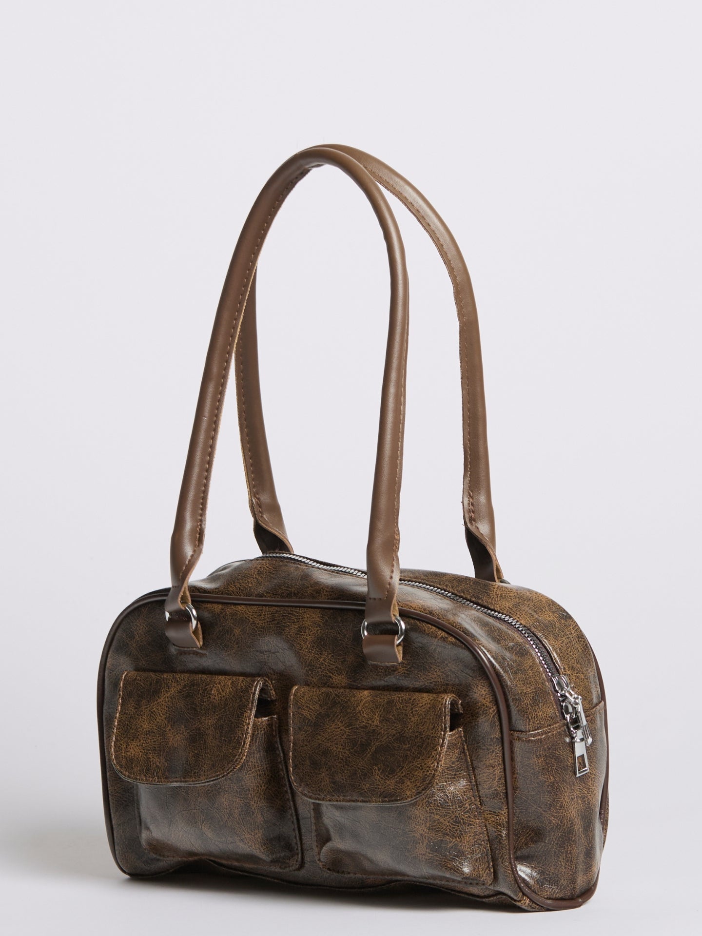 Luxury Vintage Shoulder Bag with Front Pockets – Vegan Leather & Timeless Design