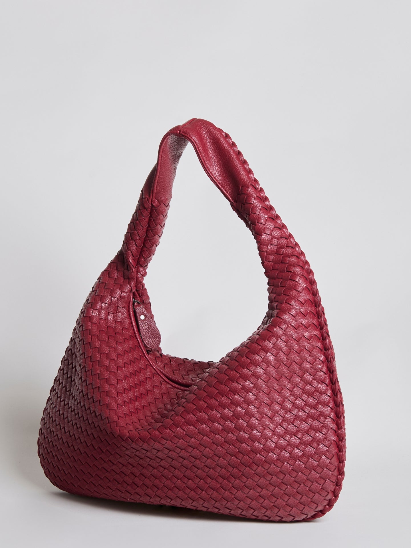 Spacious Braided Women’s Shoulder Bag – Black & Red Elegant Daily Handbag