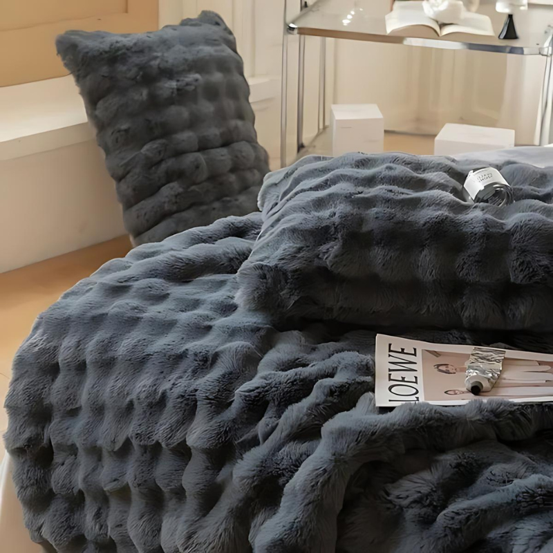 Luxe Faux Fur Throw Blanket – Ultra-Soft, Warm & Stylish Bedding for Sofa & Bed – Available in Multiple Colors