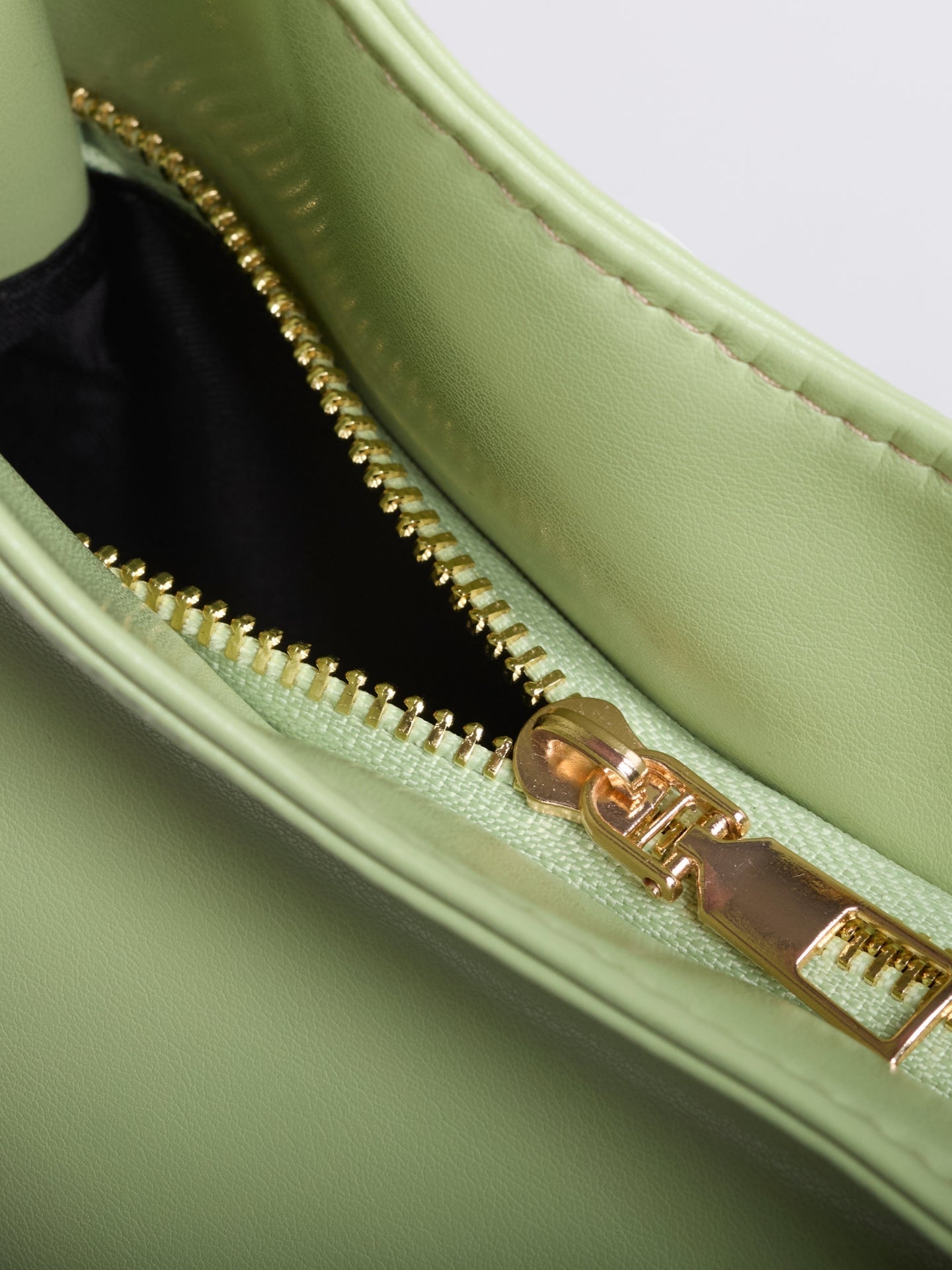 Minimalist Hobo Shoulder Bag – Vegan Leather