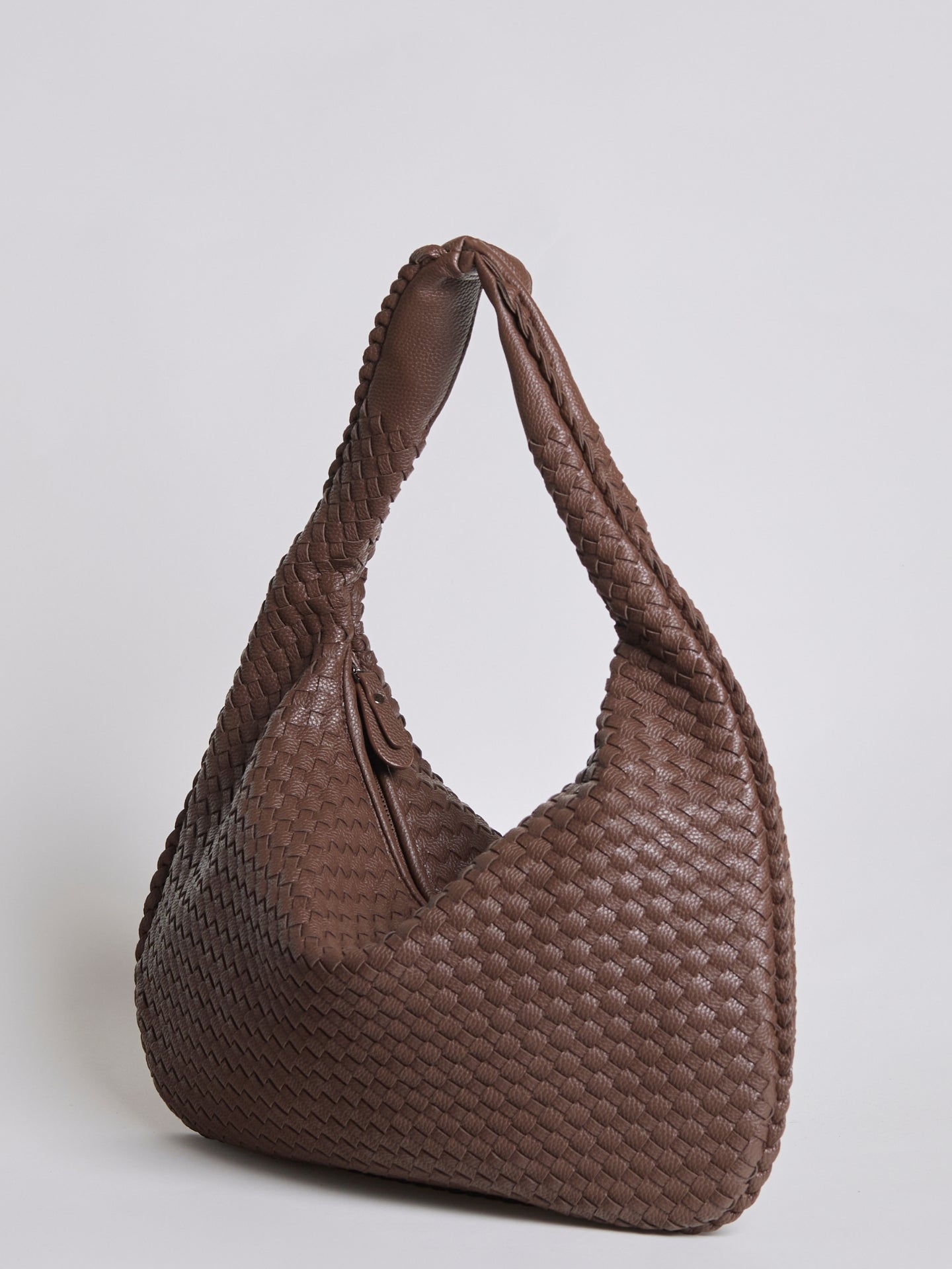 Spacious Braided Women’s Shoulder Bag – Black & Red Elegant Daily Handbag