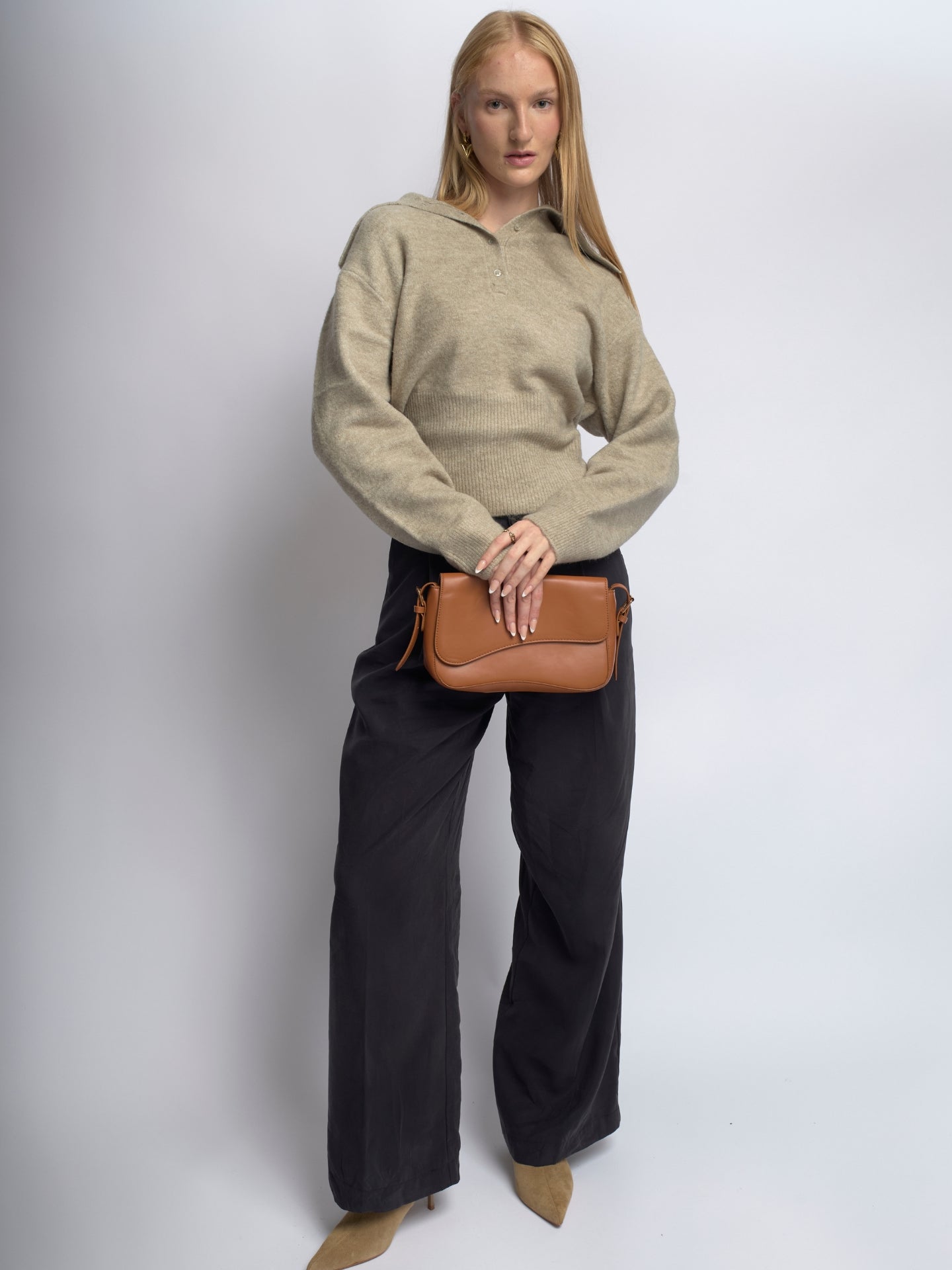 Vegan Leather Black Shoulder Bag – Adjustable Crossbody, Sustainable & Stylish