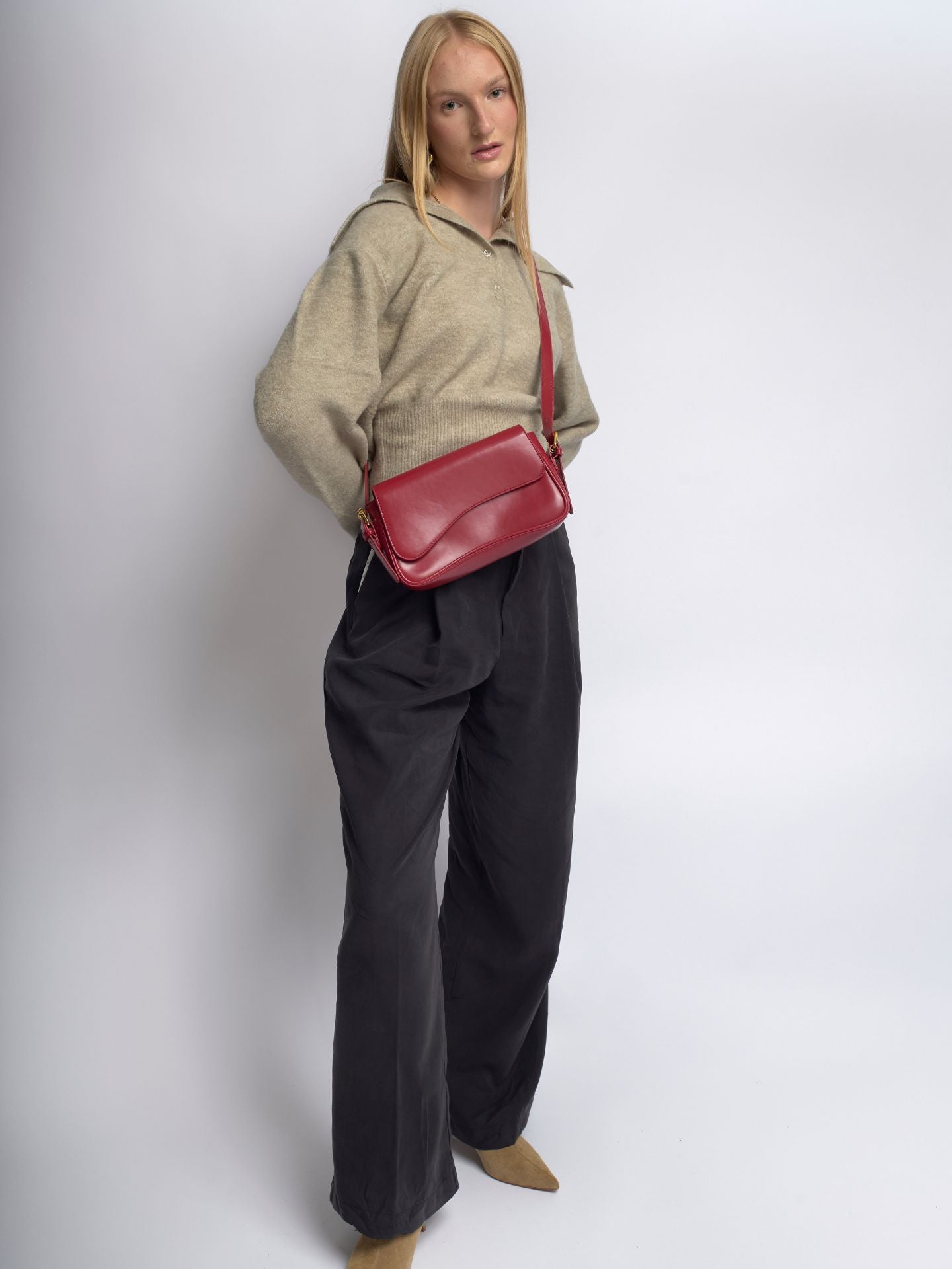 Vegan Leather Black Shoulder Bag – Adjustable Crossbody, Sustainable & Stylish