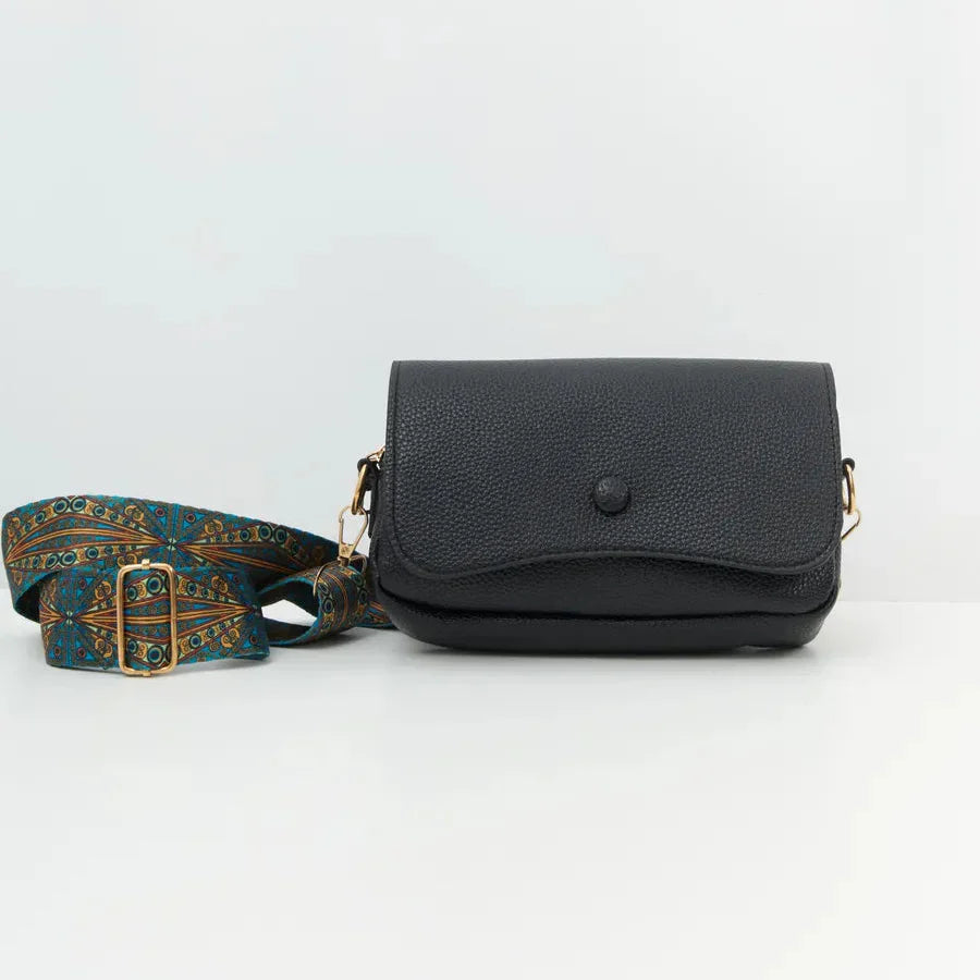 Vegan Leather Crossbody Bag for Women – Adjustable Strap – Chic & Practical Design