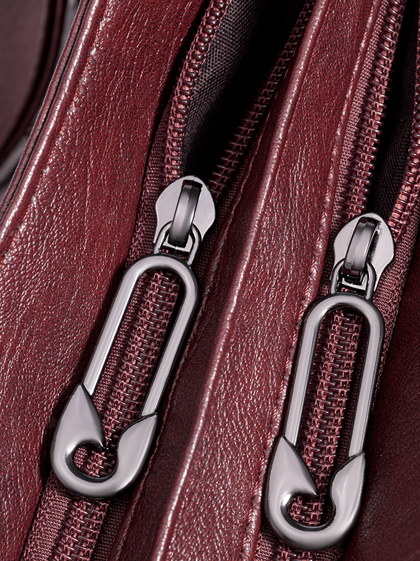 Vegan Leather Shoulder Bag with Multiple Pockets – Practical & Stylish