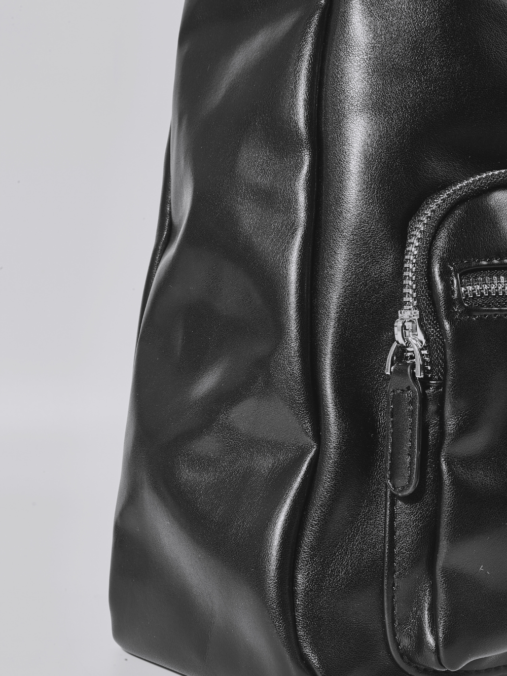 Modern Shoulder Bag with Front Pockets – Vegan Leather