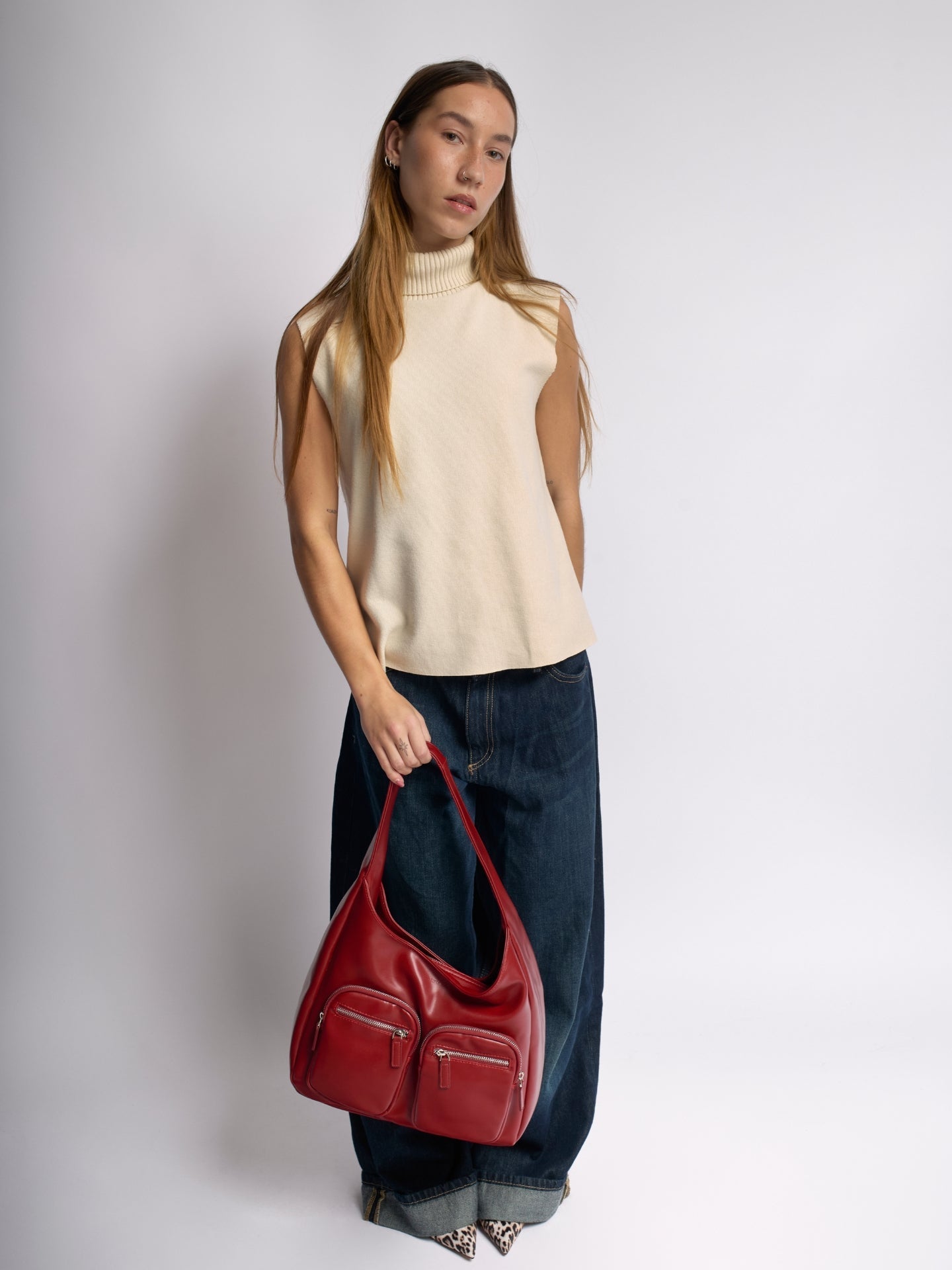 Modern Shoulder Bag with Front Pockets – Vegan Leather