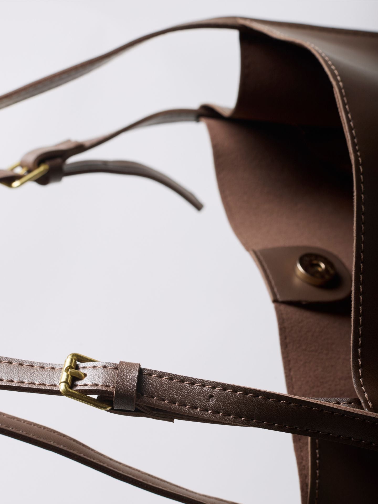 Minimalist Leather Shoulder Bag for Women – Spacious Black & Brown Elegance Handbag