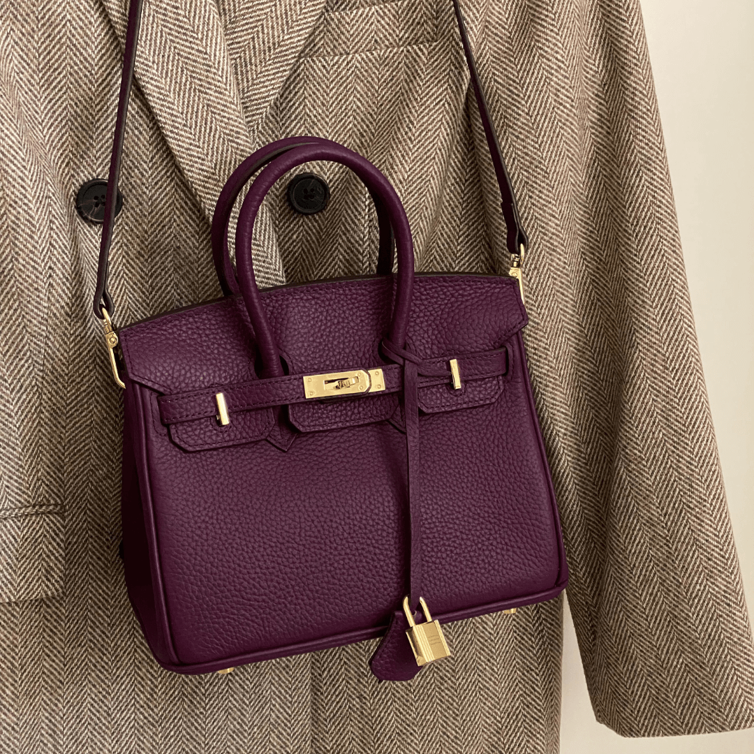 Iconic Vegan Leather Handbag – Timeless Design with Gold Accents
