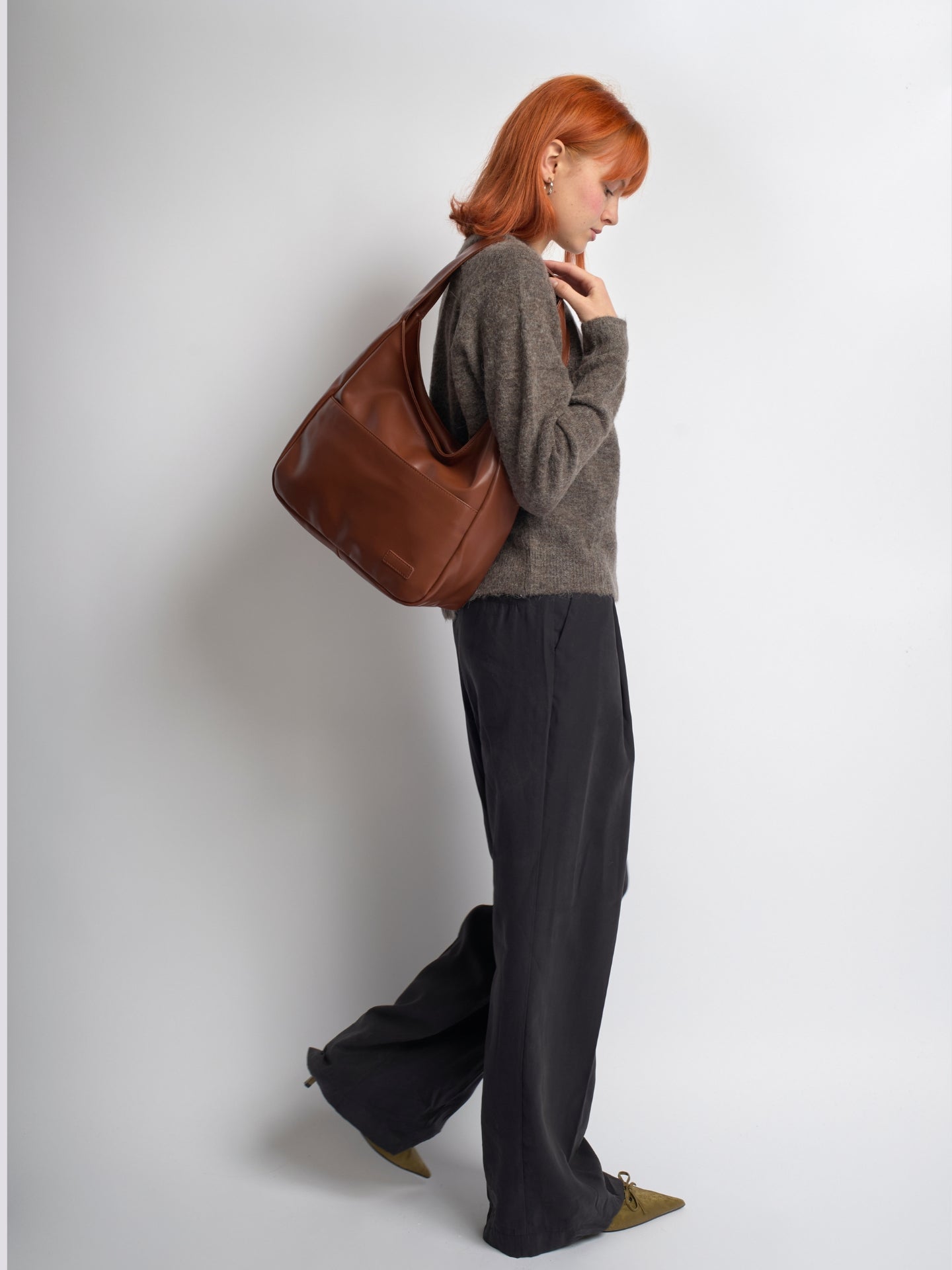 Minimalist Hobo Shoulder Bag – Vegan Leather