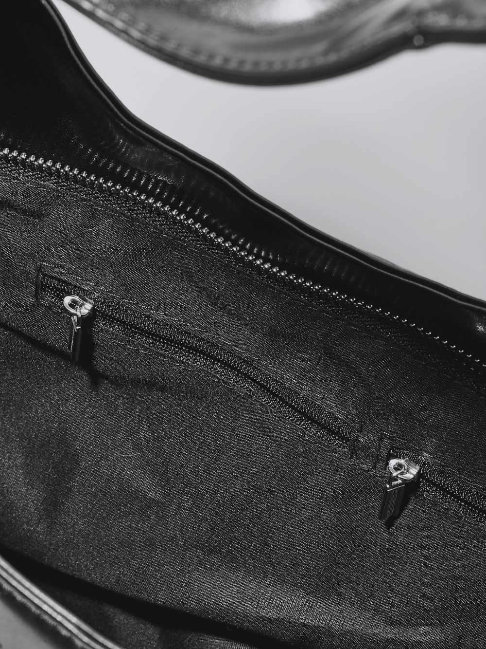 Modern Shoulder Bag with Front Pockets – Vegan Leather