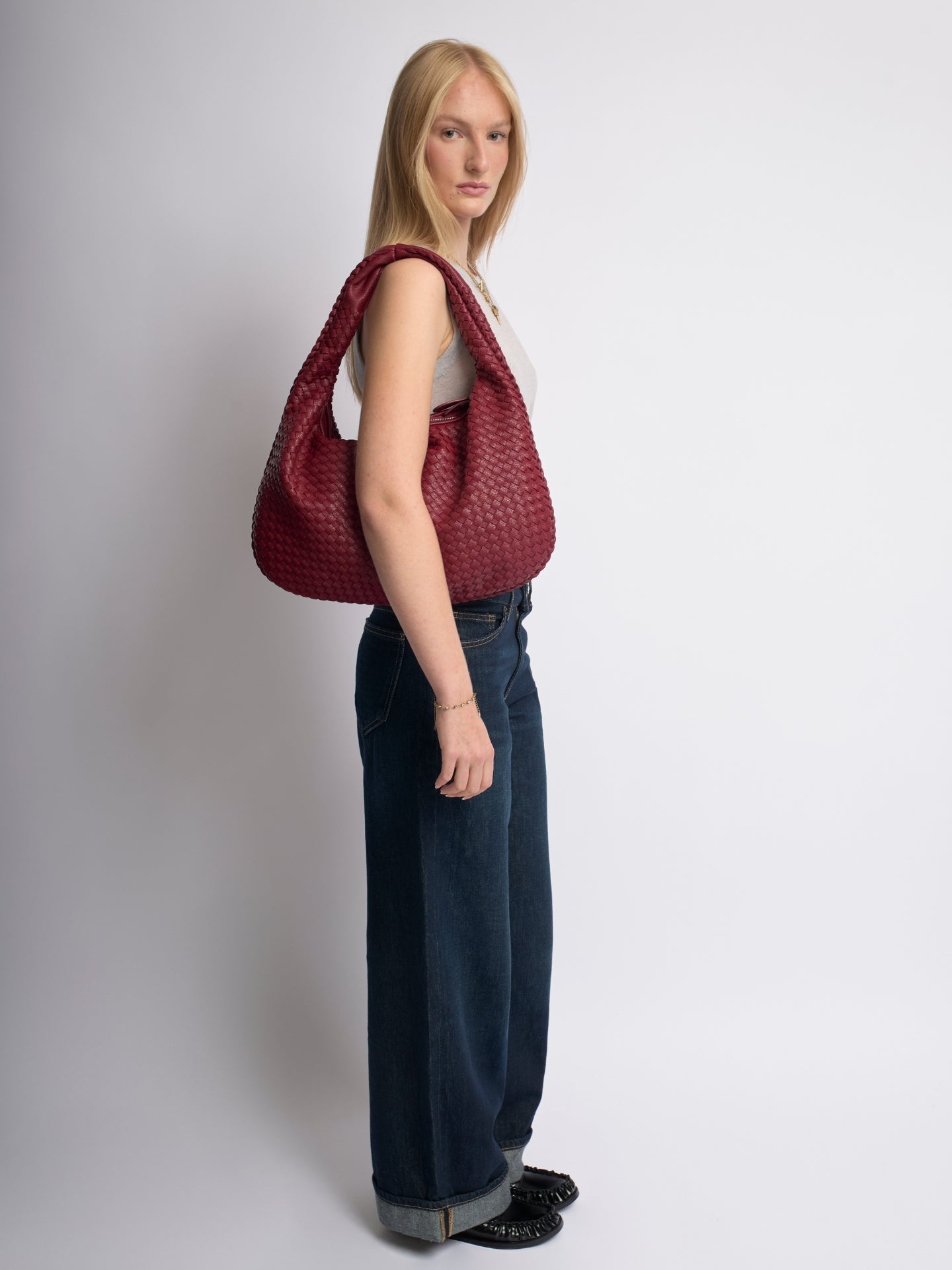 Spacious Braided Women’s Shoulder Bag – Black & Red Elegant Daily Handbag