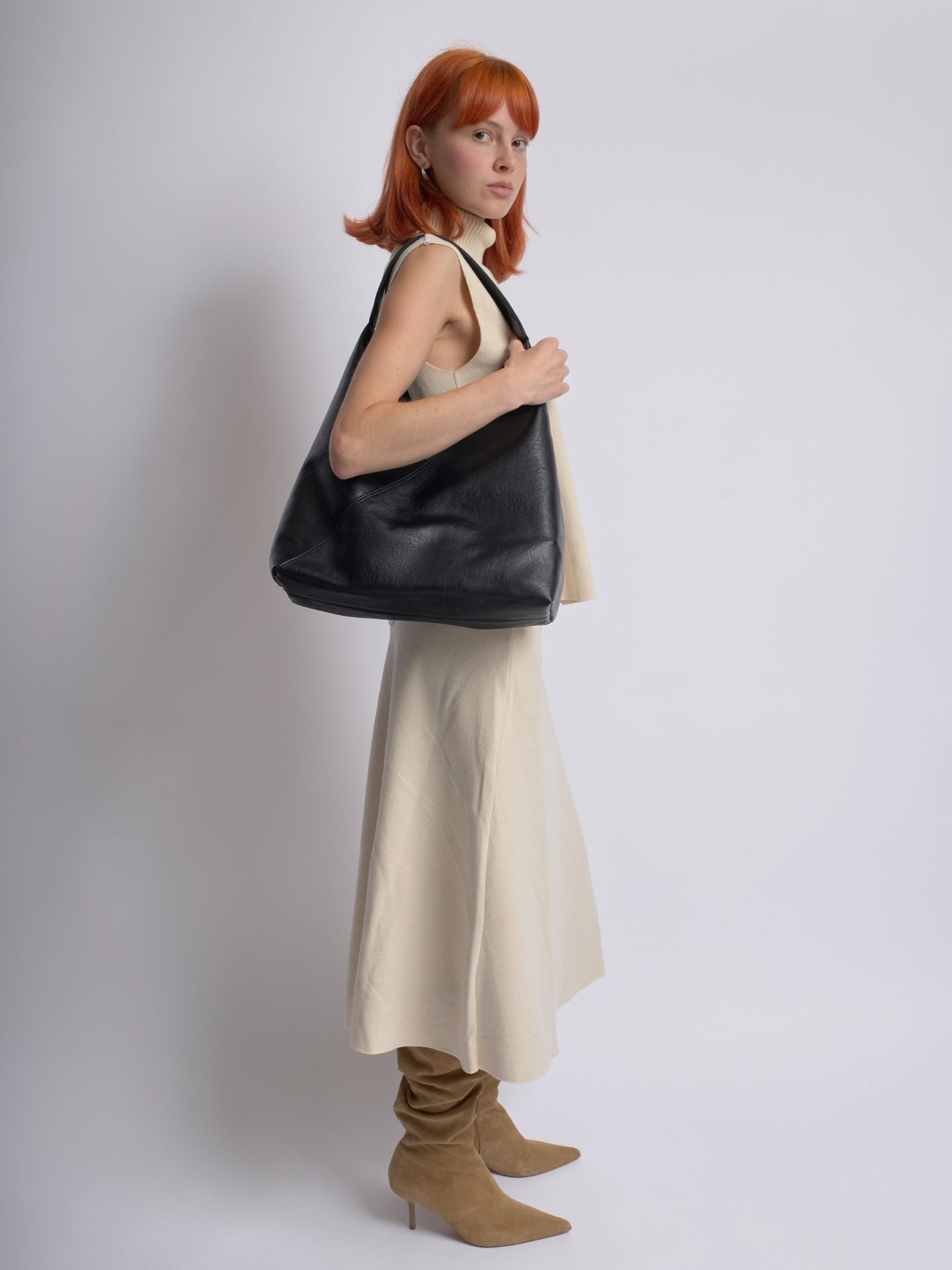 Vegan Leather Hobo Bag – Spacious, Timeless & Cruelty-Free Black Shoulder Tote