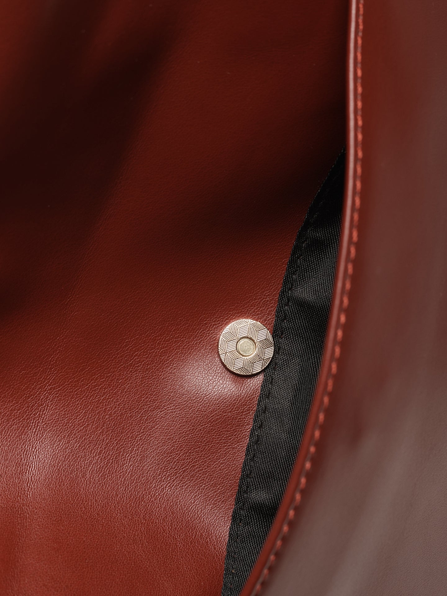 Minimalist Hobo Shoulder Bag – Vegan Leather