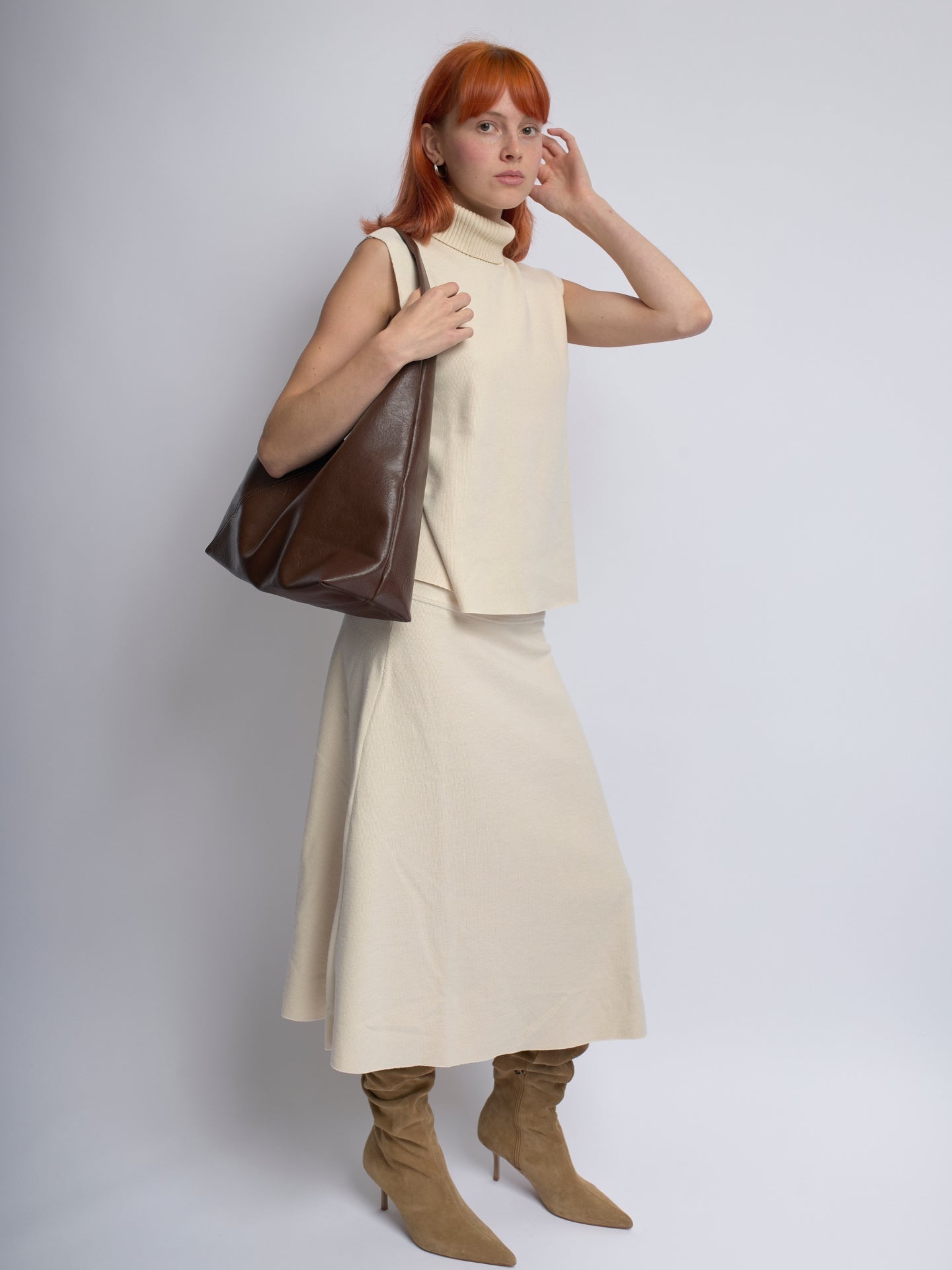 Vegan Leather Hobo Bag – Spacious, Timeless & Cruelty-Free Black Shoulder Tote