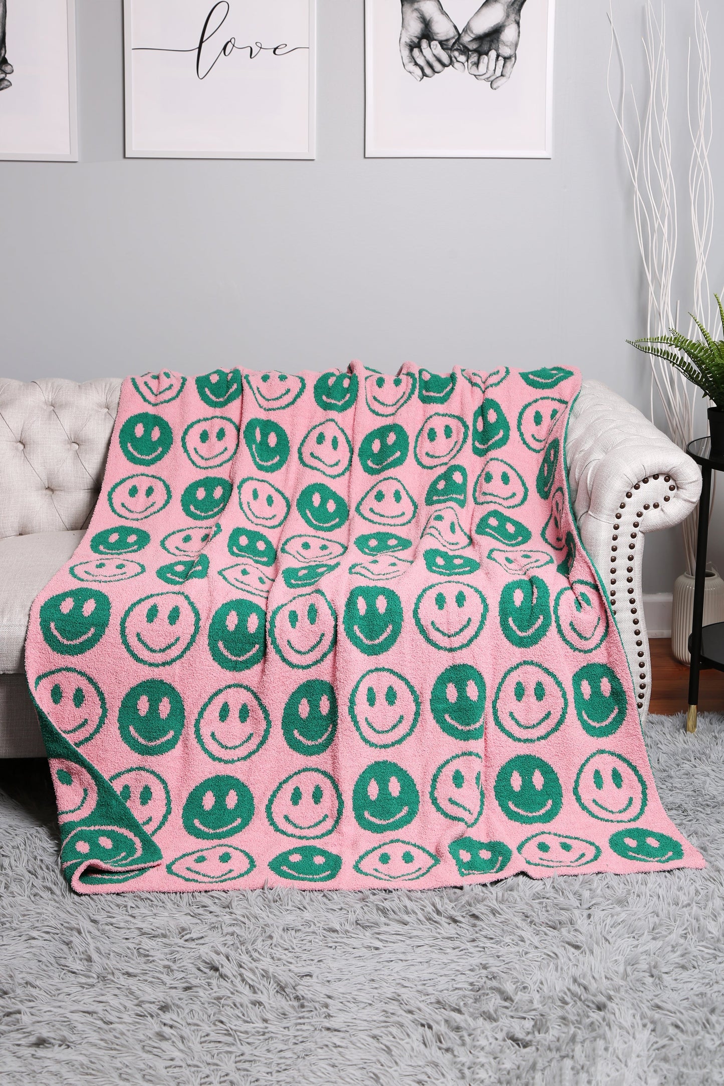 Mini Happy Face Luxe Fleece Throw Blanket – Ultra-Soft Polyester Microfiber, 130×150 cm, Cozy & Stylish Home Décor