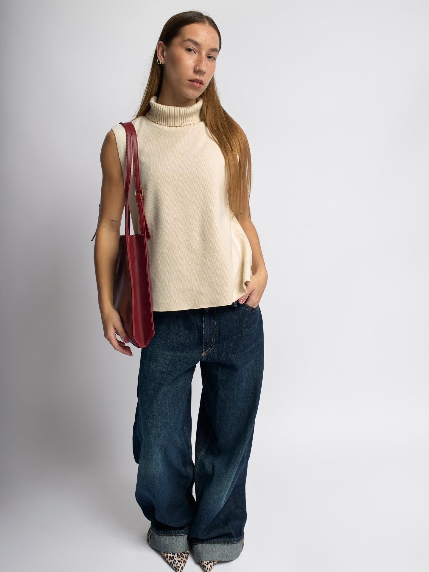 Minimalist Leather Shoulder Bag for Women – Spacious Black & Brown Elegance Handbag