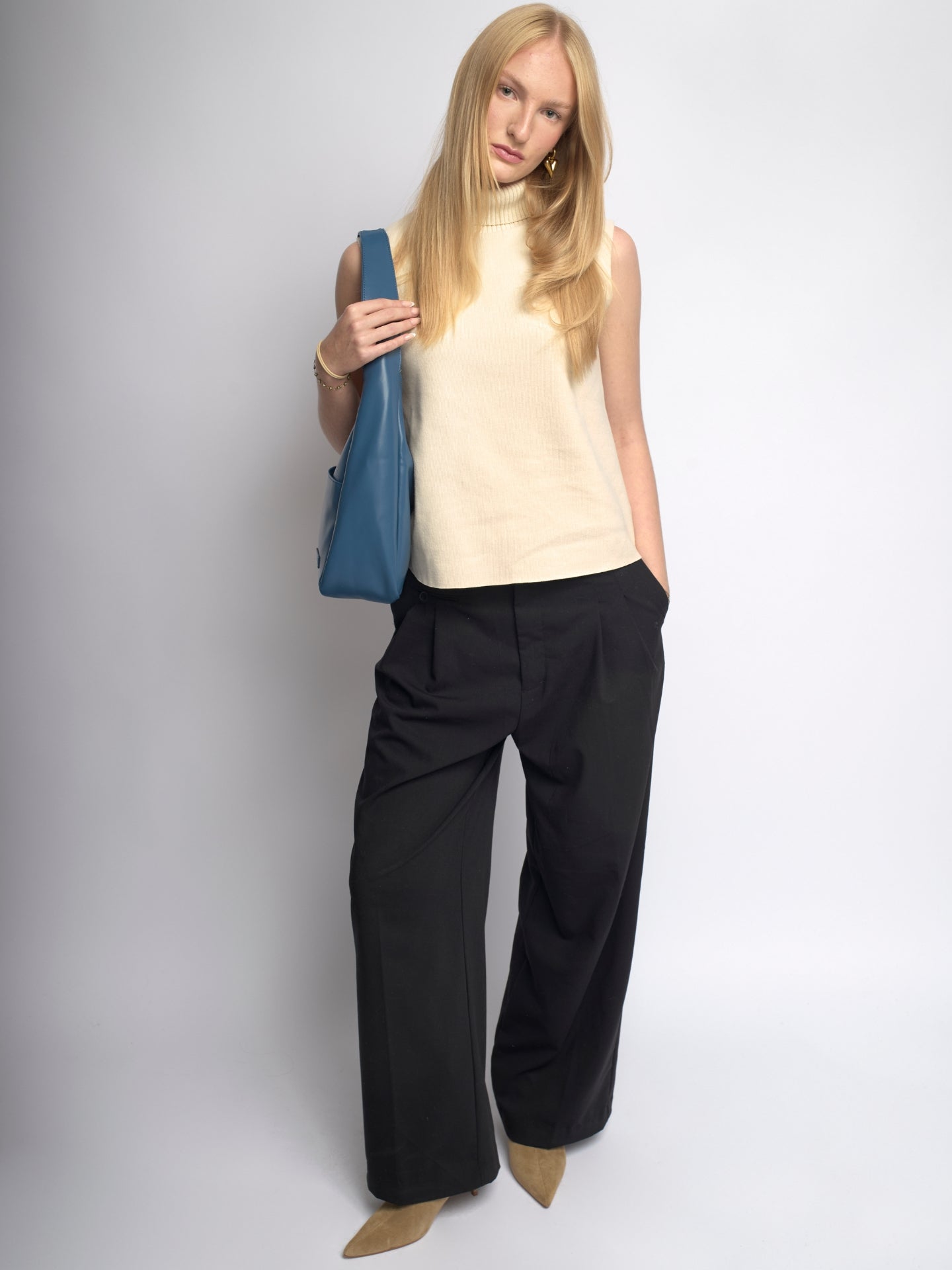 Minimalist Hobo Shoulder Bag – Vegan Leather