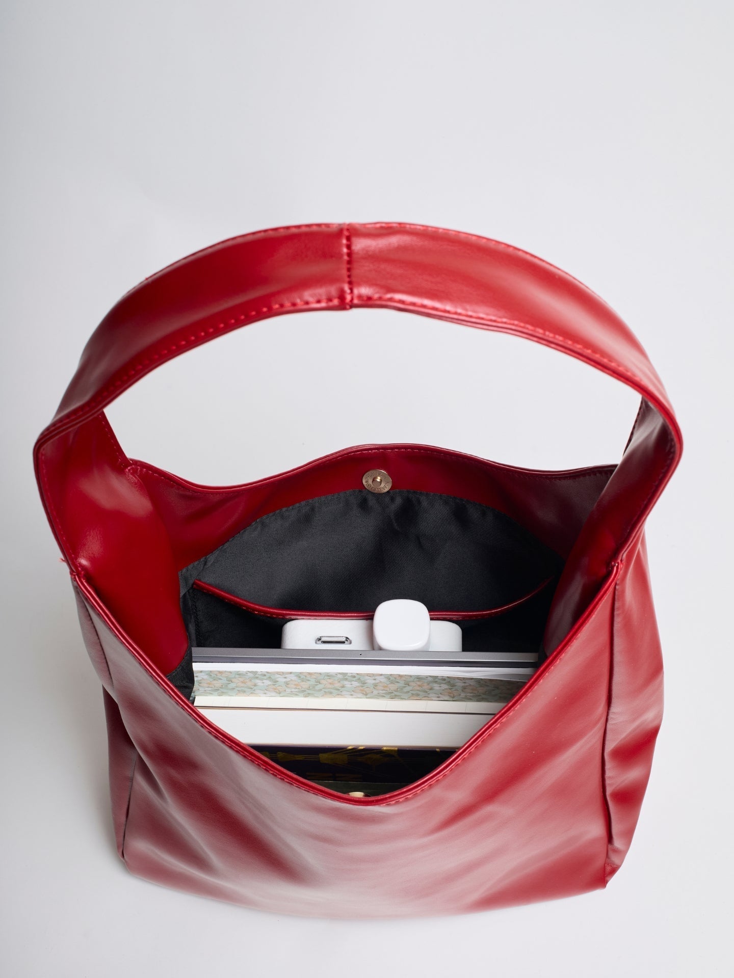 Minimalist Hobo Shoulder Bag – Vegan Leather