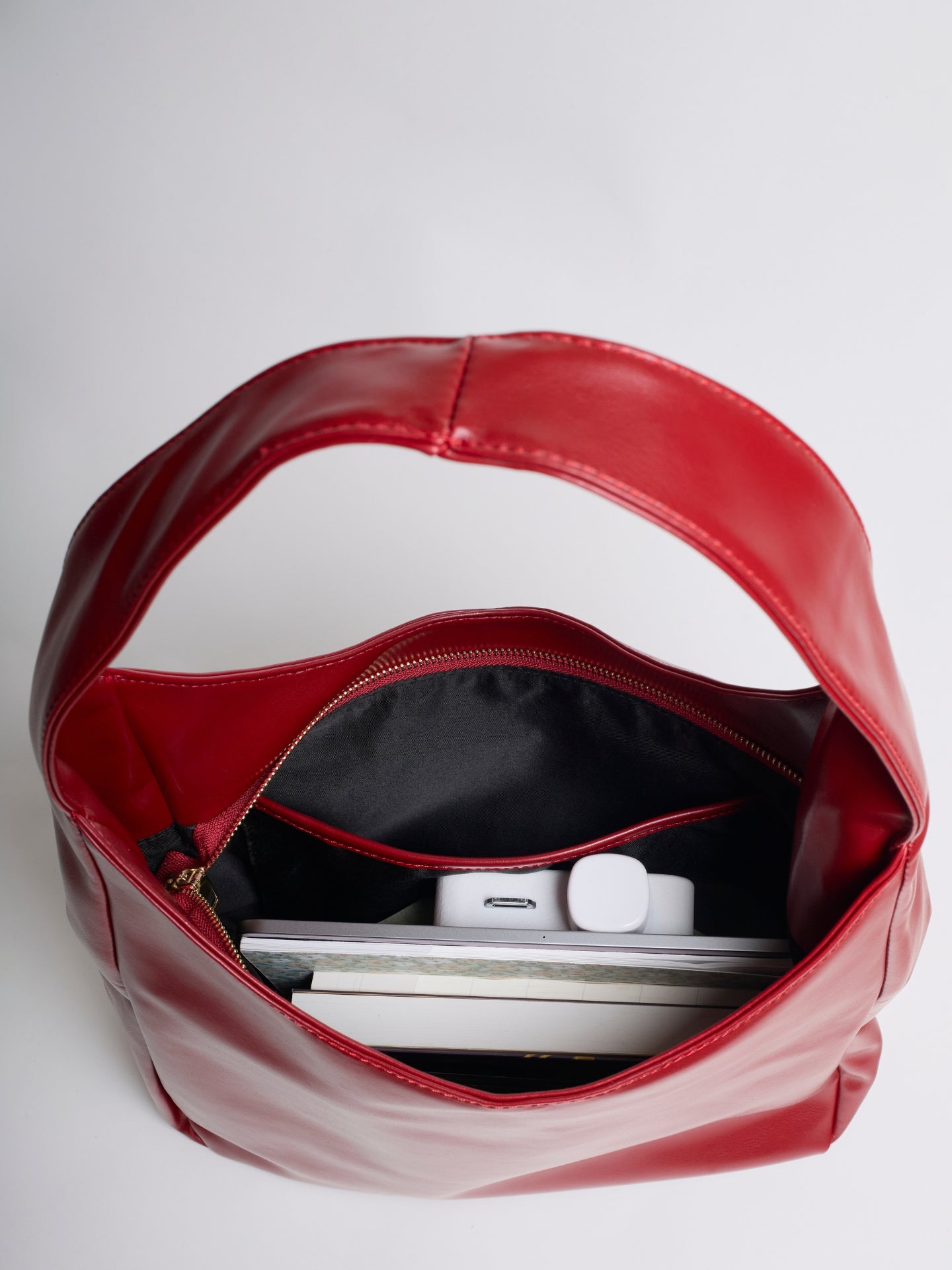 Minimalist Hobo Shoulder Bag – Vegan Leather