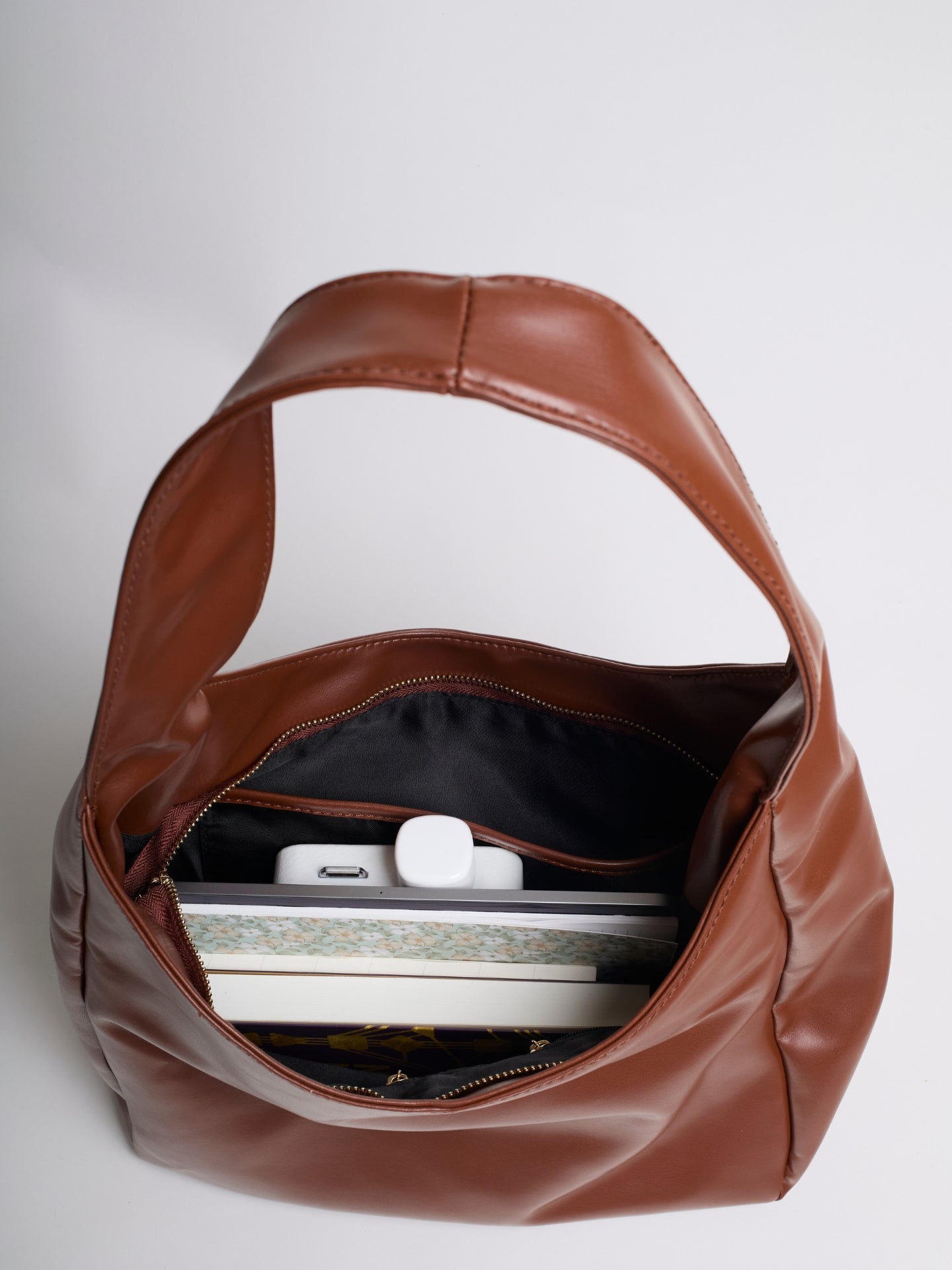 Minimalist Hobo Shoulder Bag – Vegan Leather