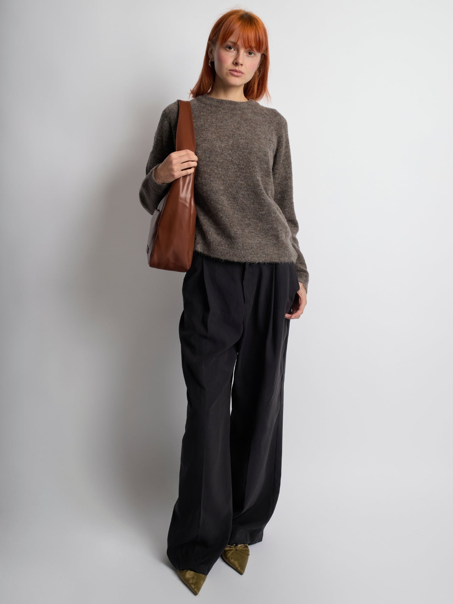 Minimalist Hobo Shoulder Bag – Vegan Leather