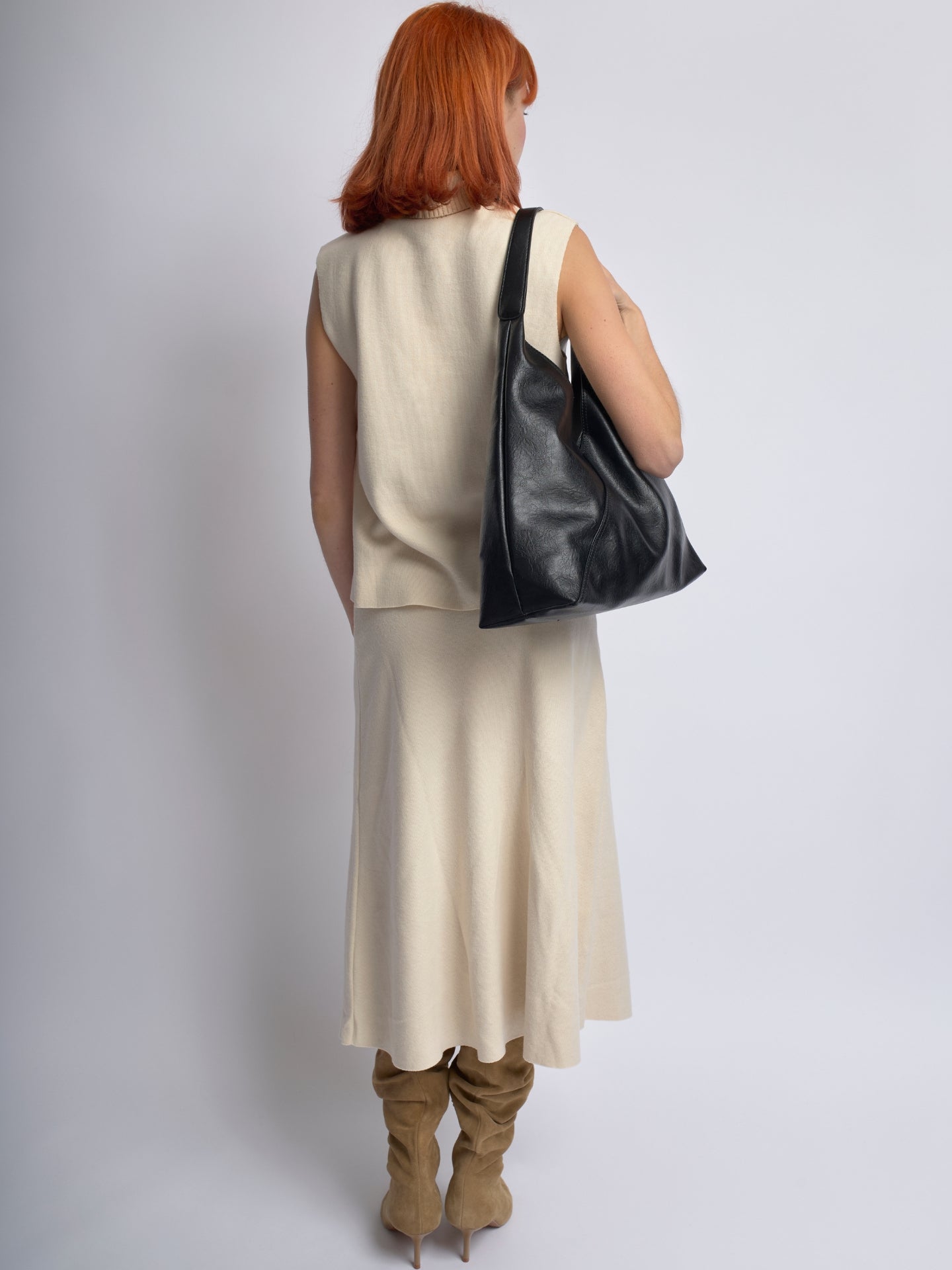 Vegan Leather Hobo Bag – Spacious, Timeless & Cruelty-Free Black Shoulder Tote