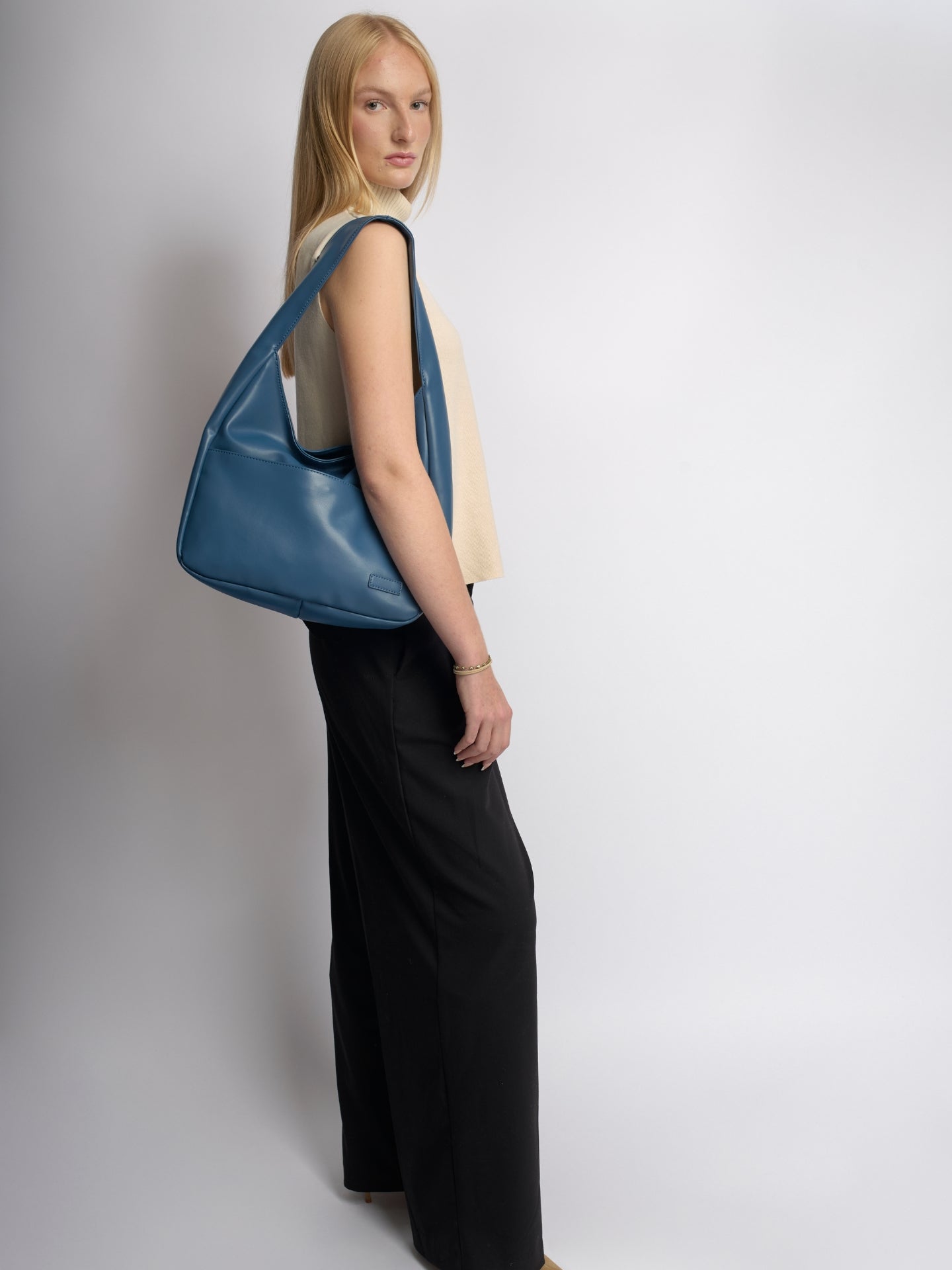Minimalist Hobo Shoulder Bag – Vegan Leather