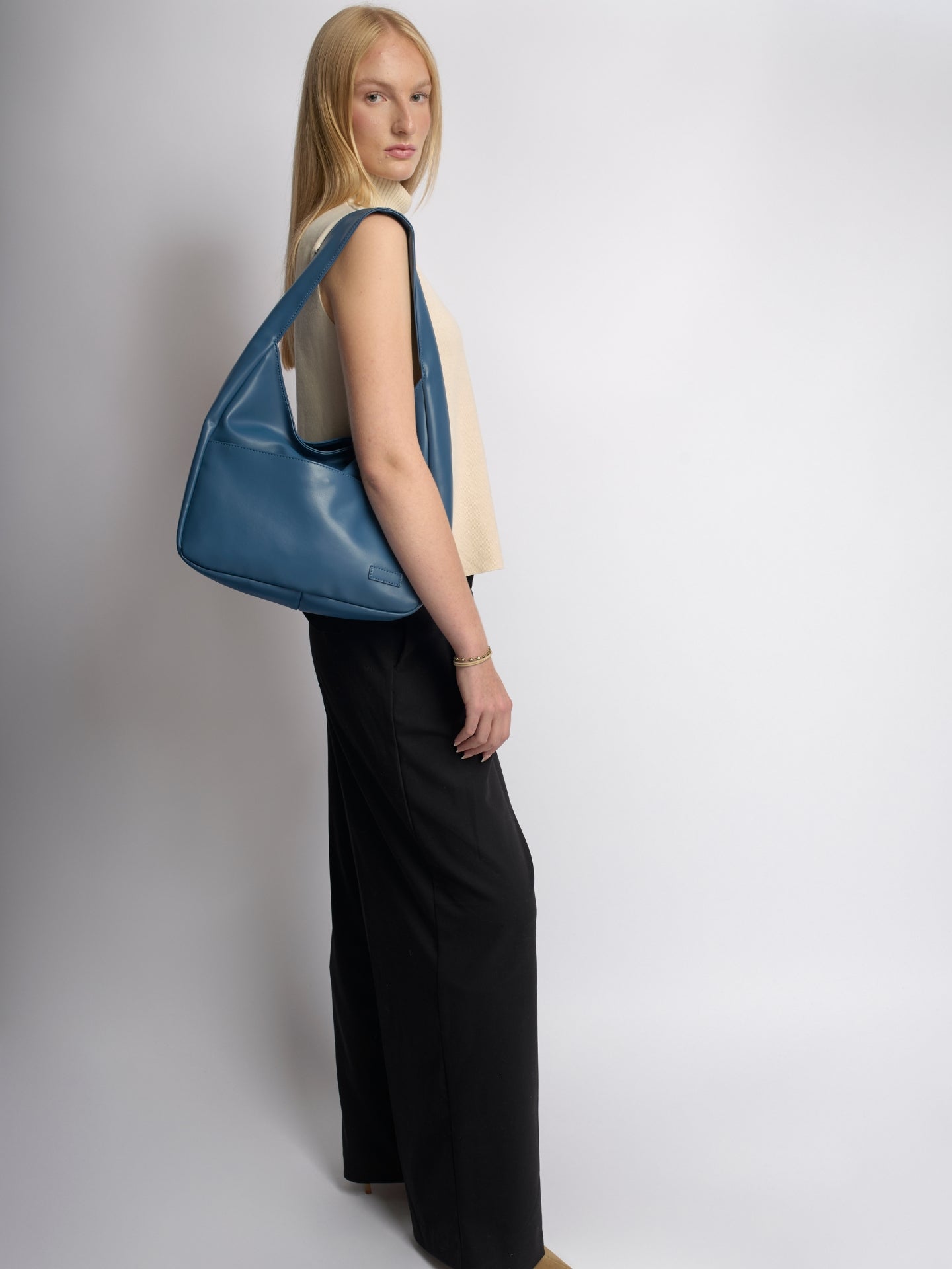Minimalist Hobo Shoulder Bag – Vegan Leather