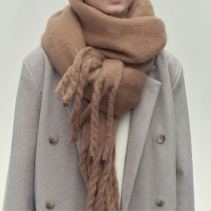 Soft & Elegant Women's Knitted Winter Scarf – Cozy Cable Knit Design for Cold Weather
