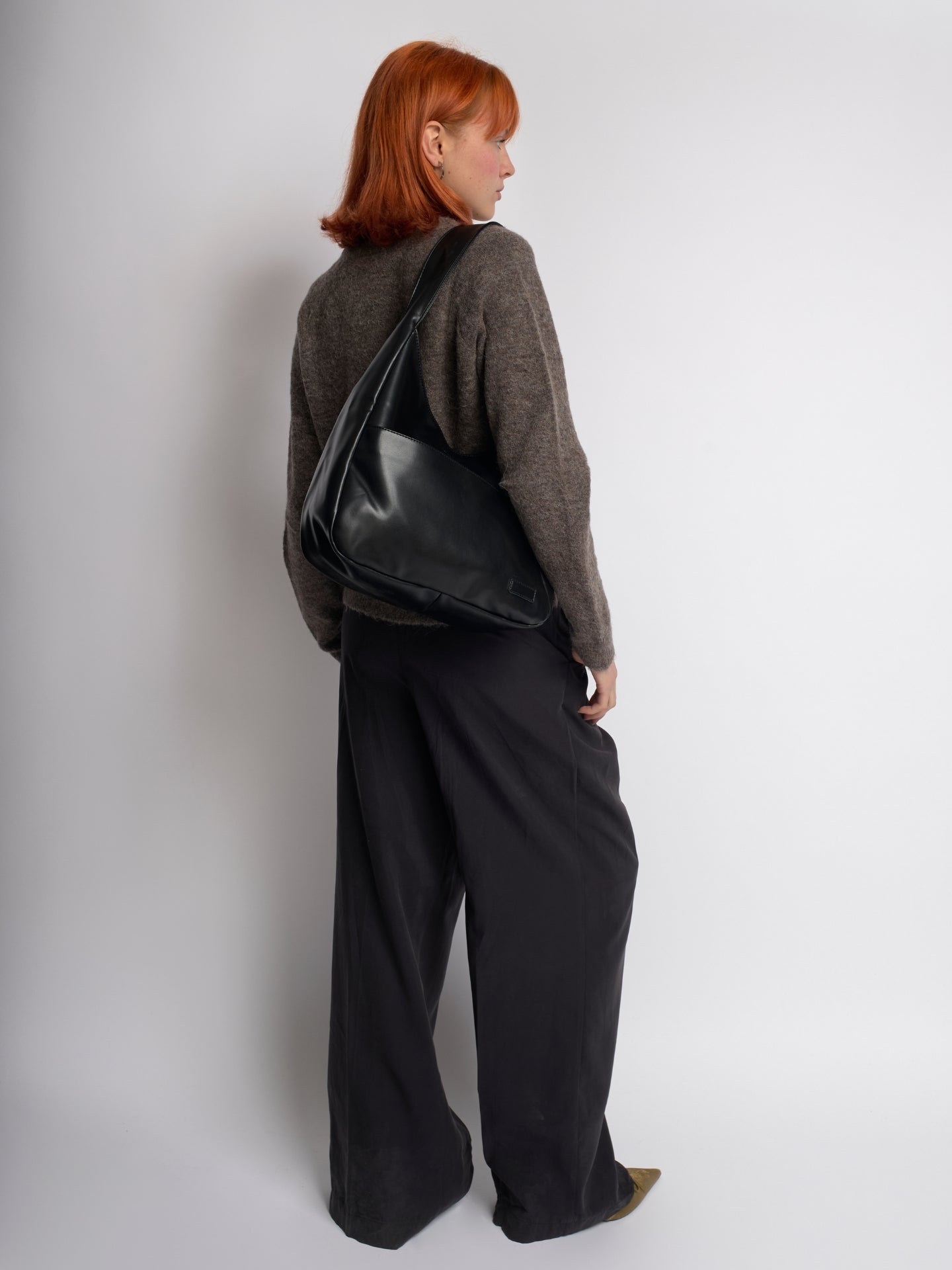 Minimalist Hobo Shoulder Bag – Vegan Leather