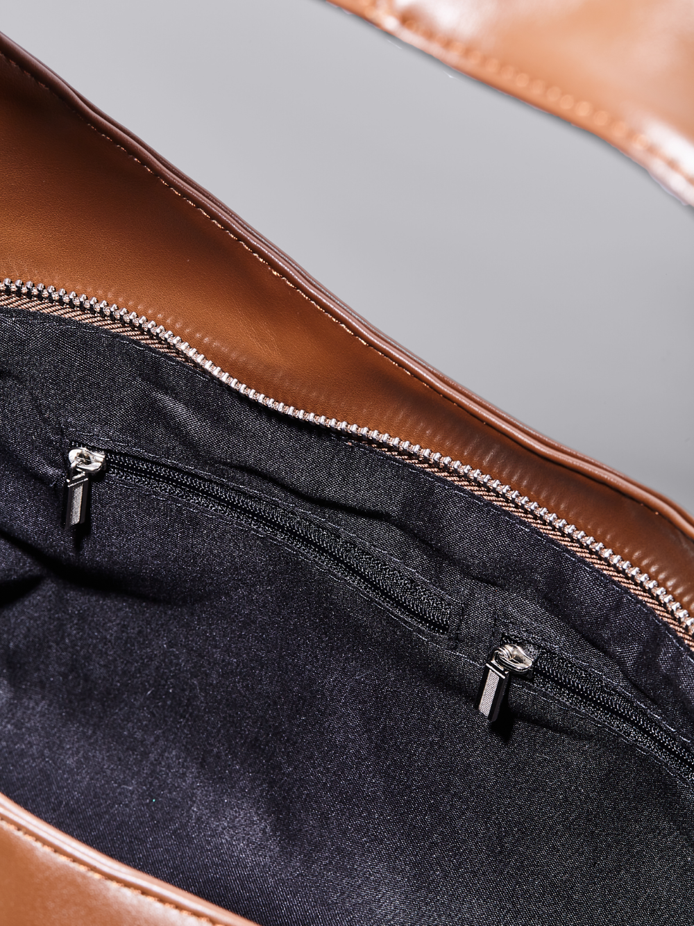 Modern Shoulder Bag with Front Pockets – Vegan Leather