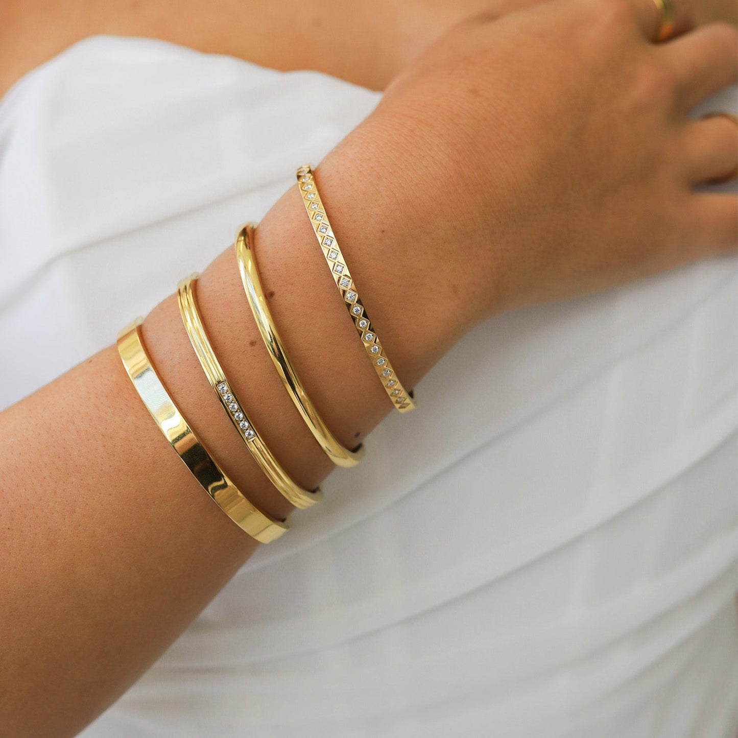 Minimalist Gold Bangle Bracelet Dainty Women’s Gold Bracelet Everyday Jewelry