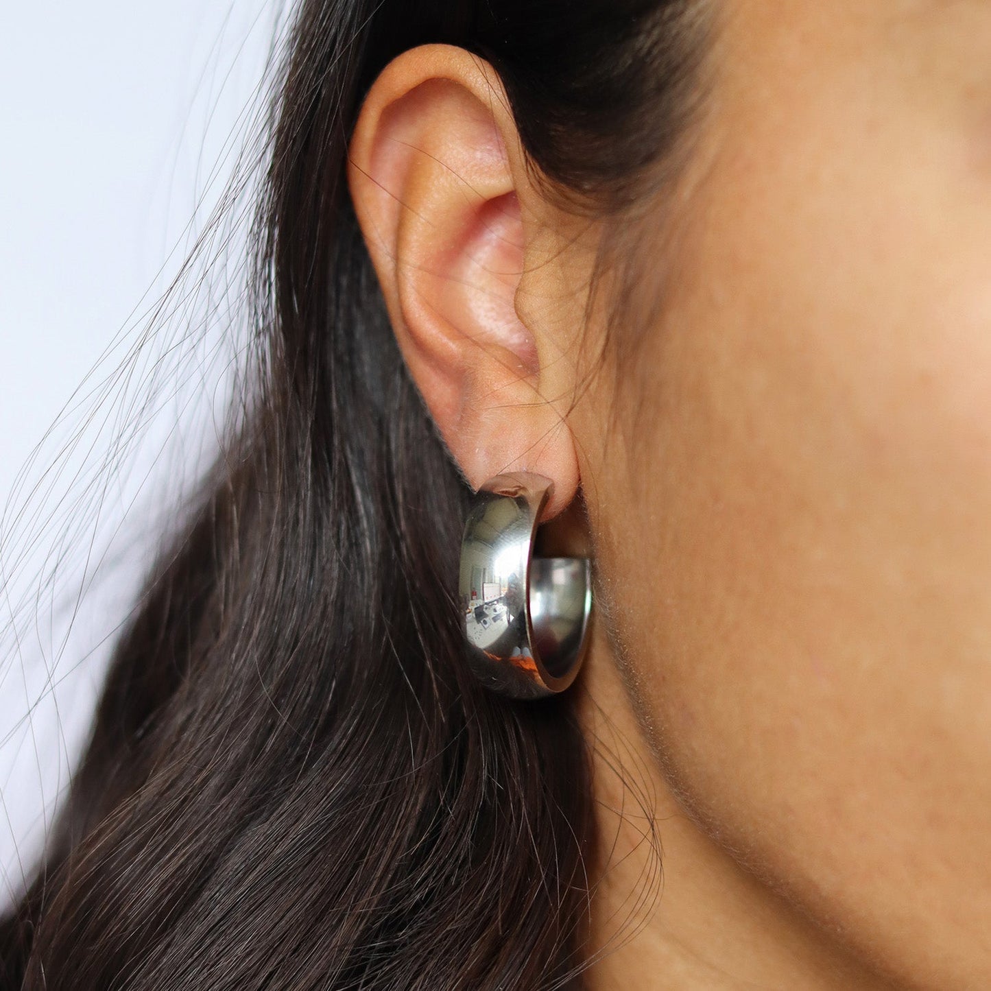 Gold Hoop Earrings – Hypoallergenic Small Hoops for Sensitive Ears