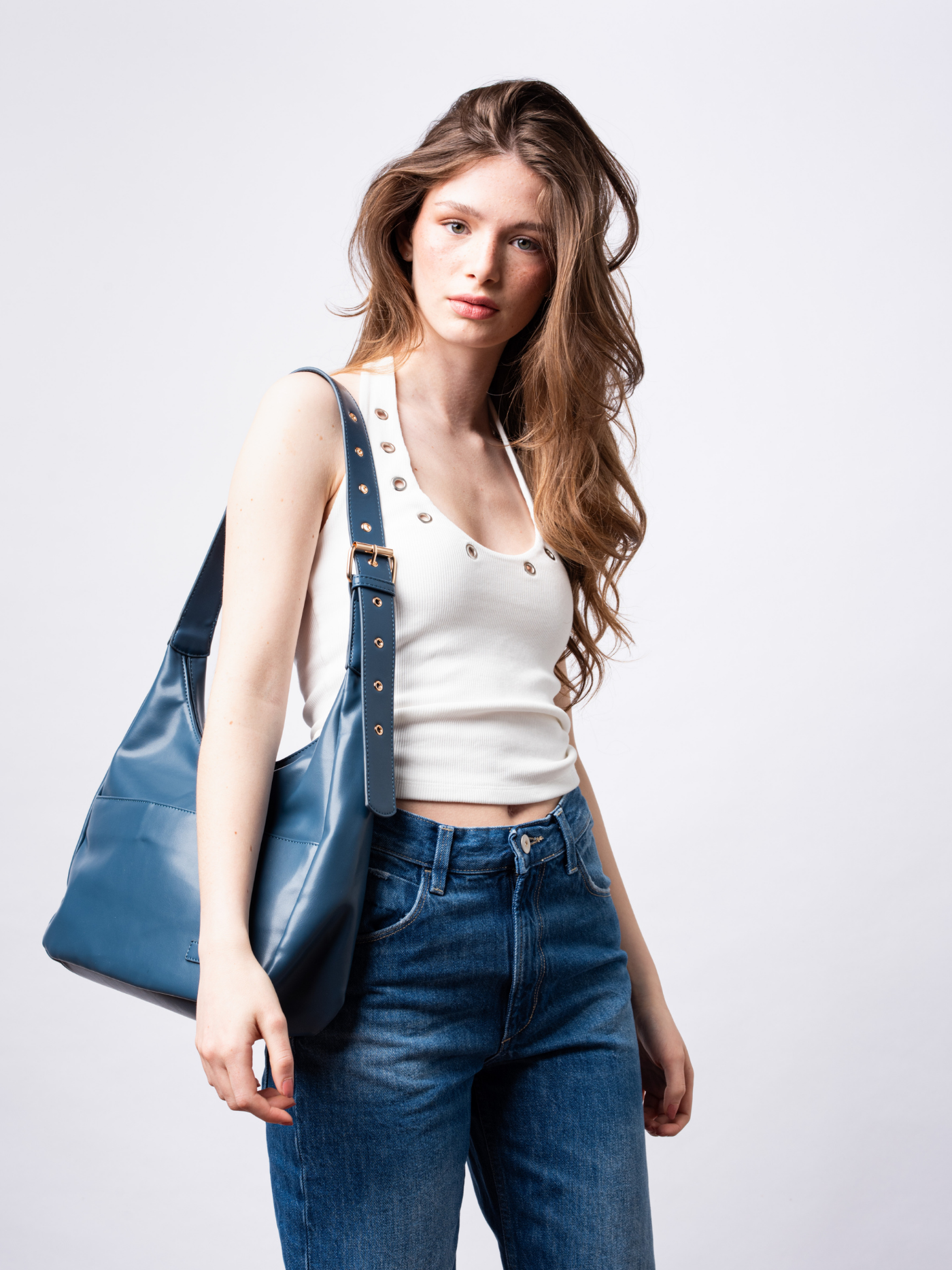 Black Shoulder Bag – Minimalist & Spacious Vegan Leather Design