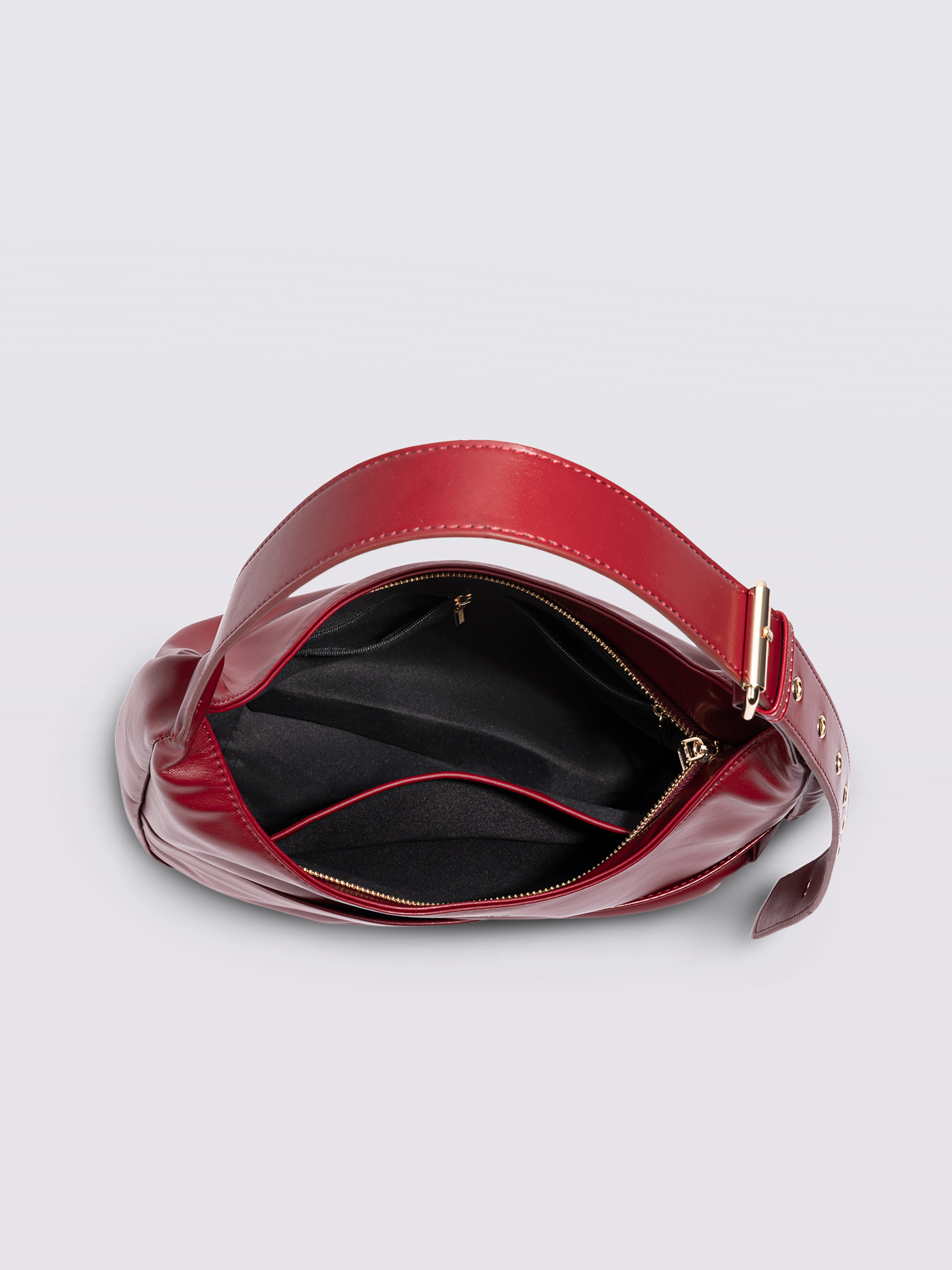 Black Shoulder Bag – Minimalist & Spacious Vegan Leather Design